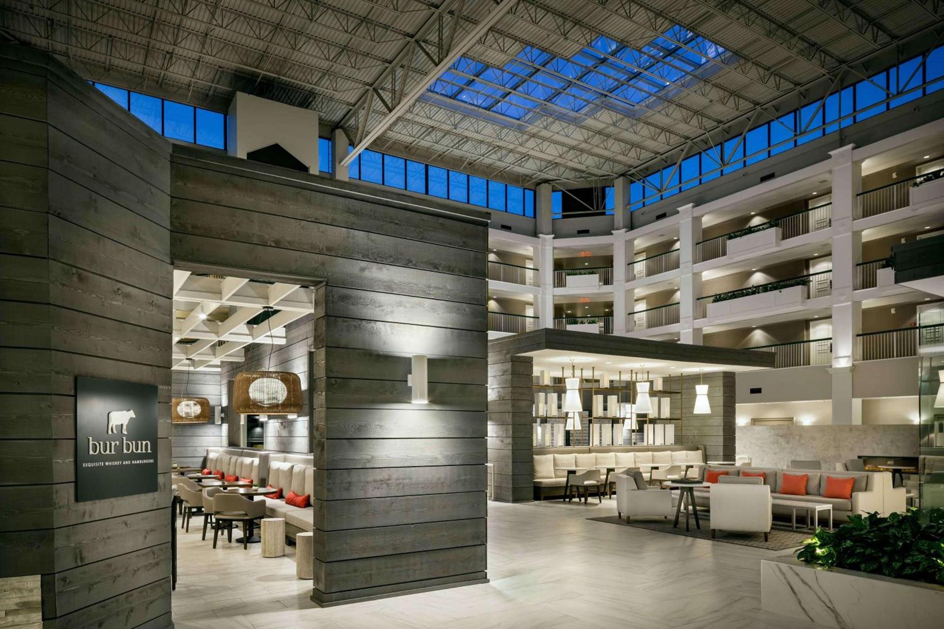 Hilton Suites Brentwood photo 7