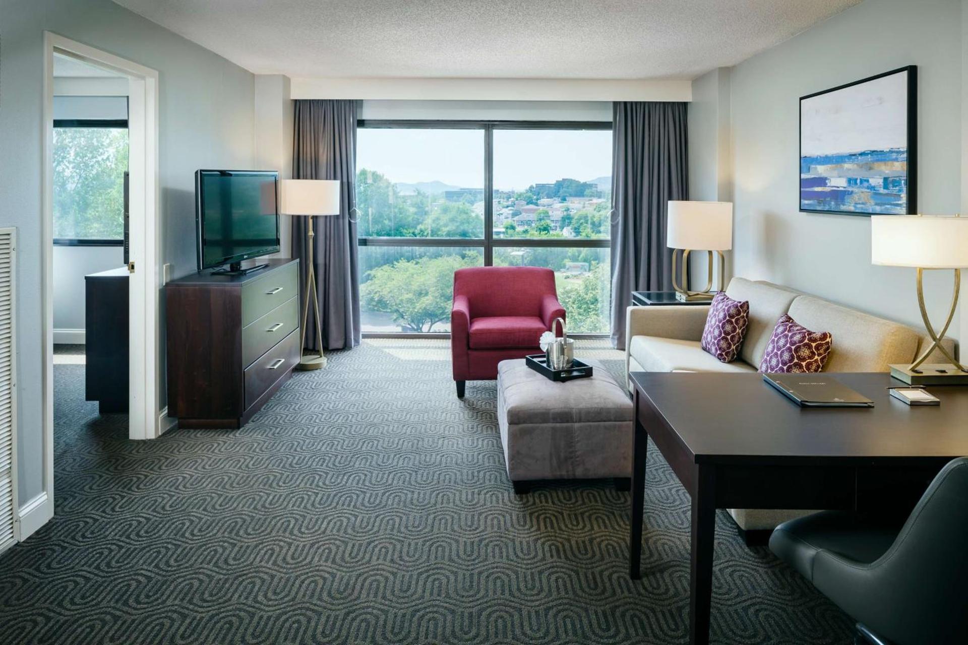Hilton Suites Brentwood photo 38