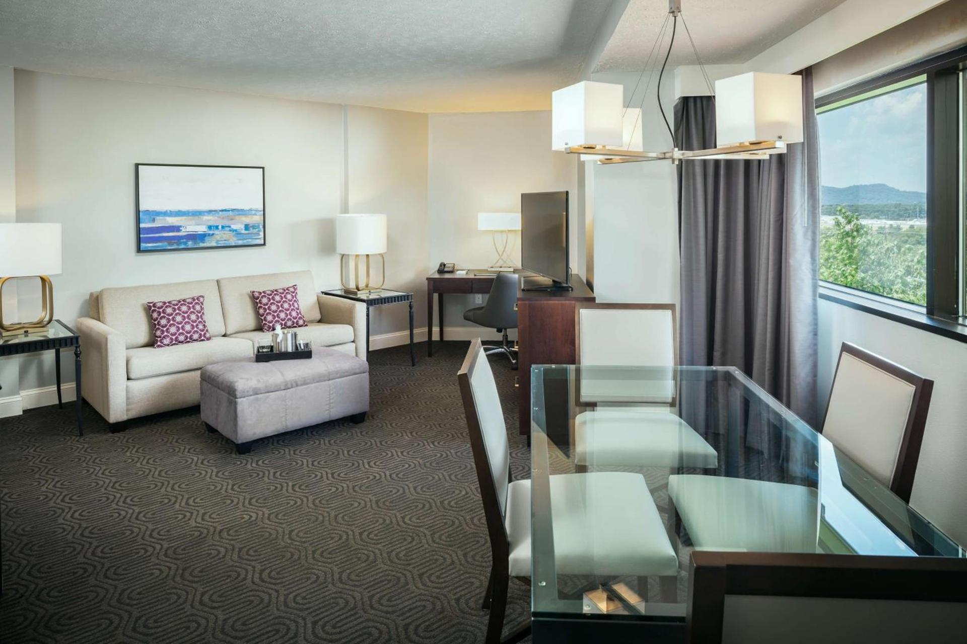 Hilton Suites Brentwood photo 40