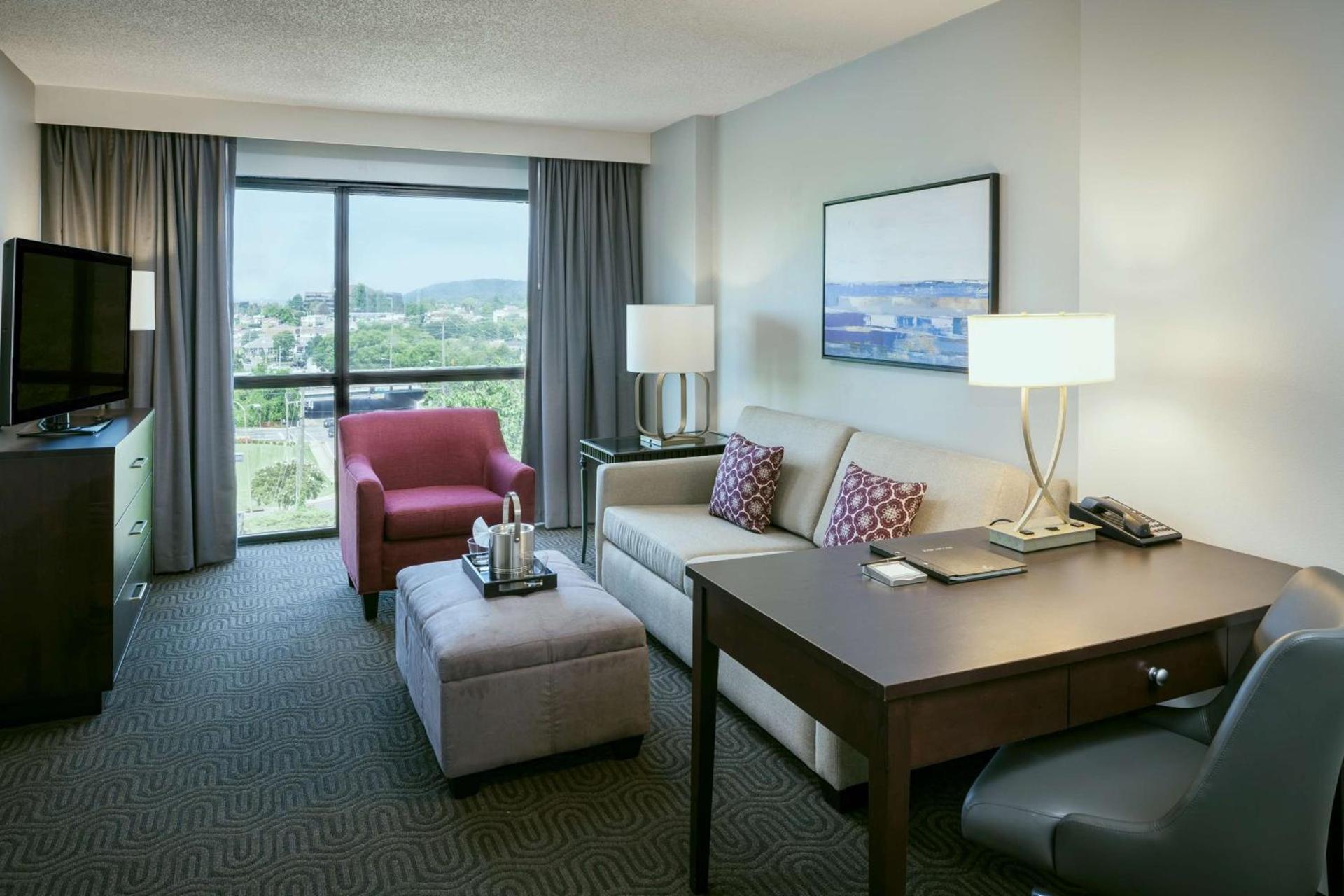 Hilton Suites Brentwood photo 41