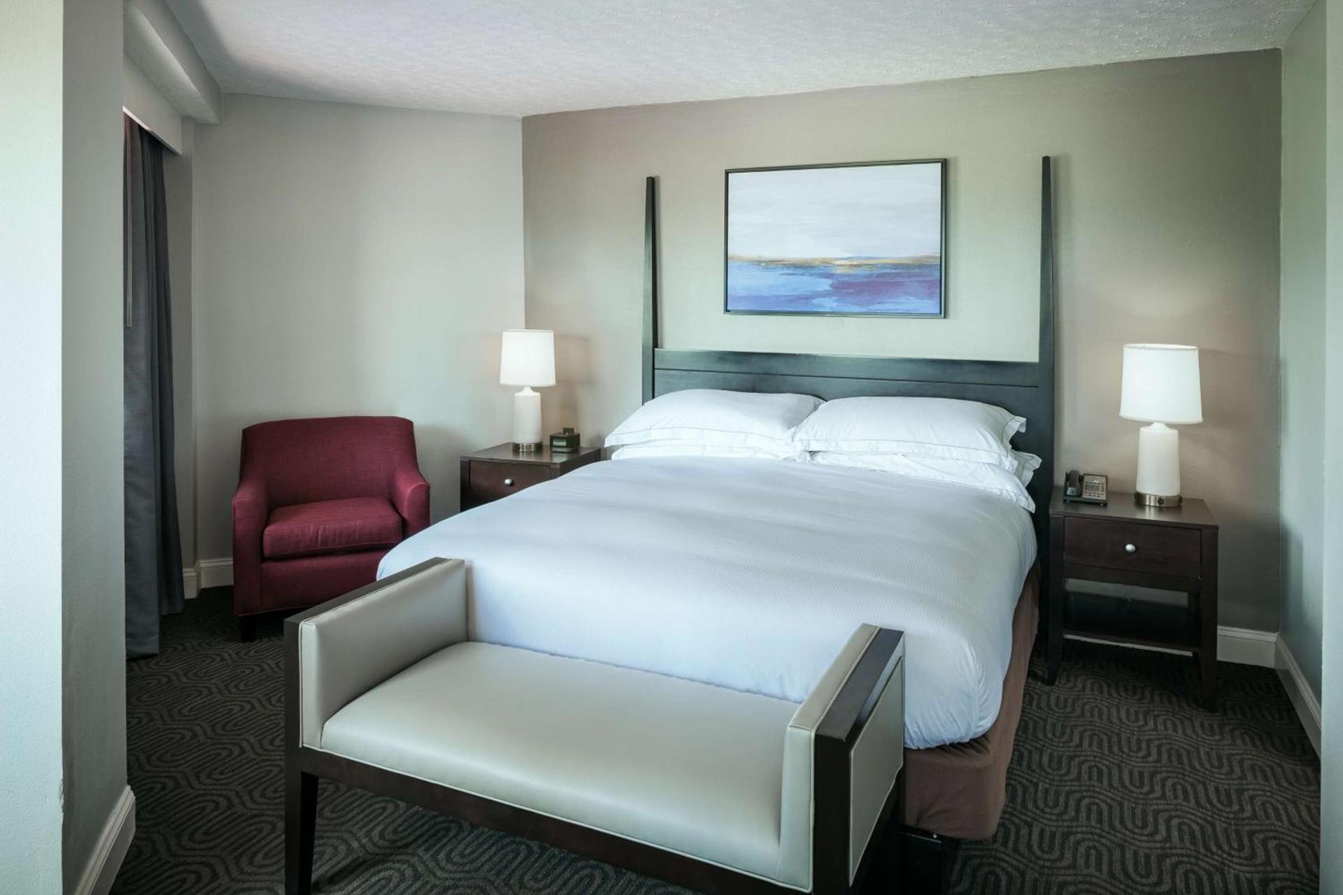 Hilton Suites Brentwood photo 44