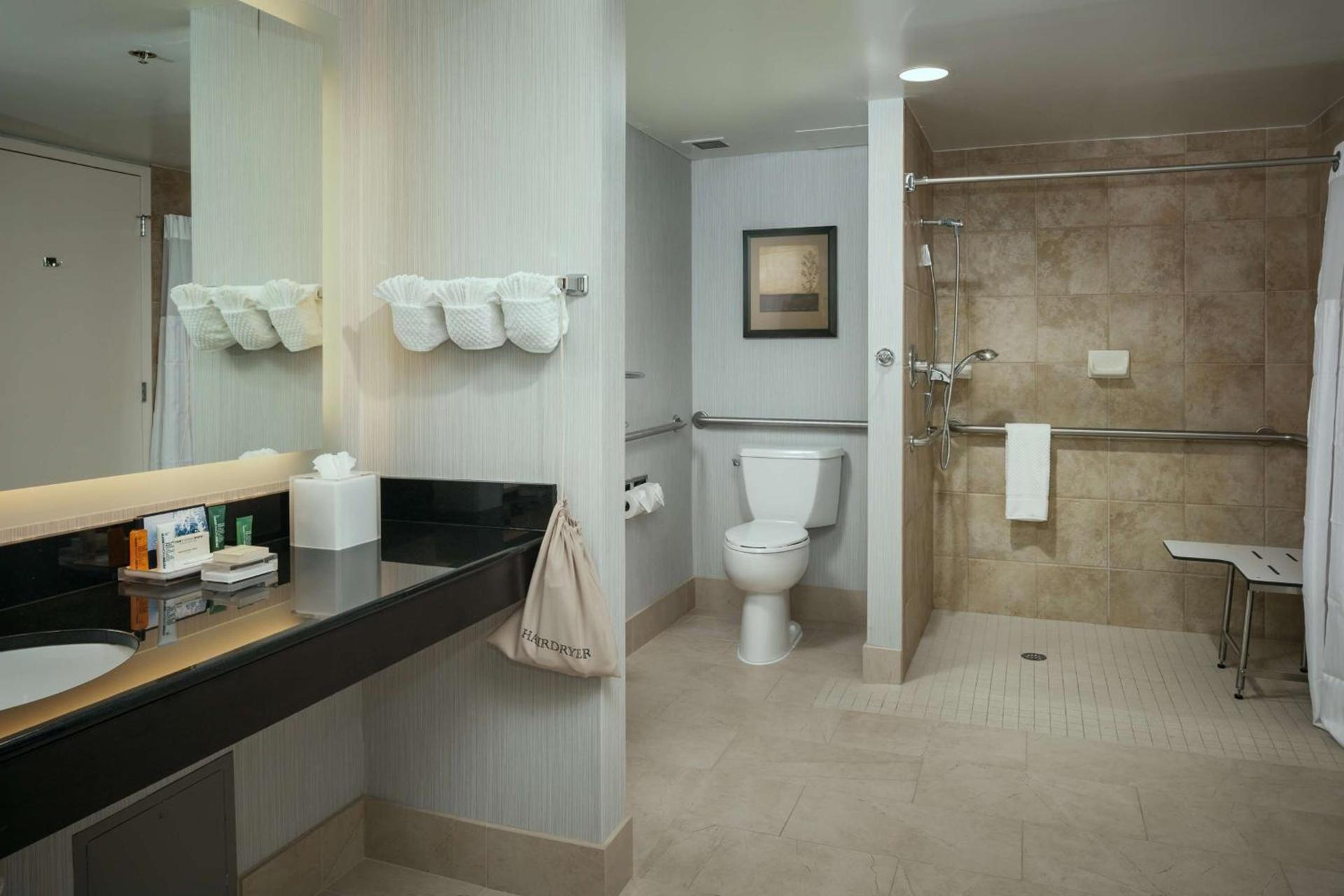 Hilton Suites Brentwood photo 46