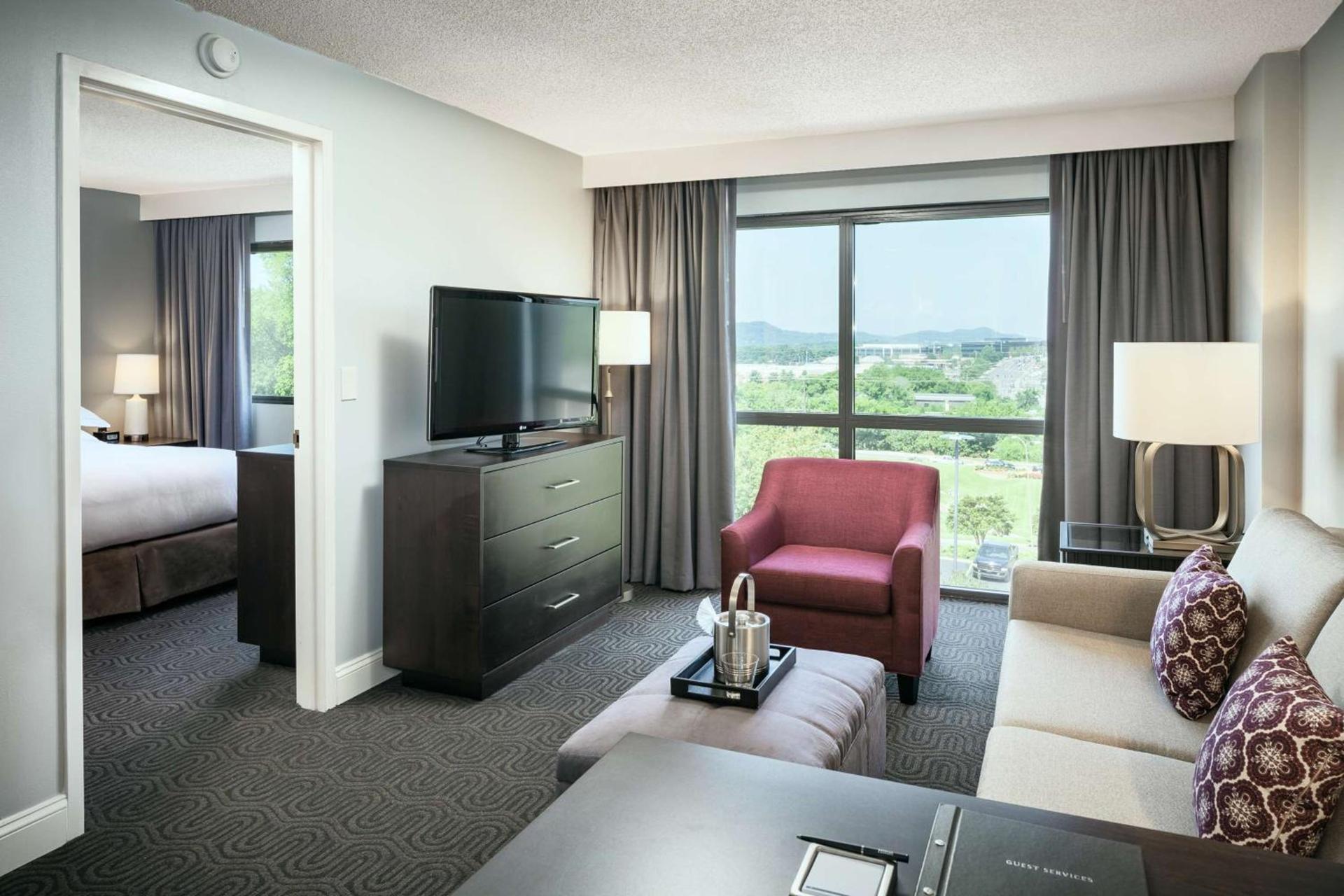 Hilton Suites Brentwood photo 49