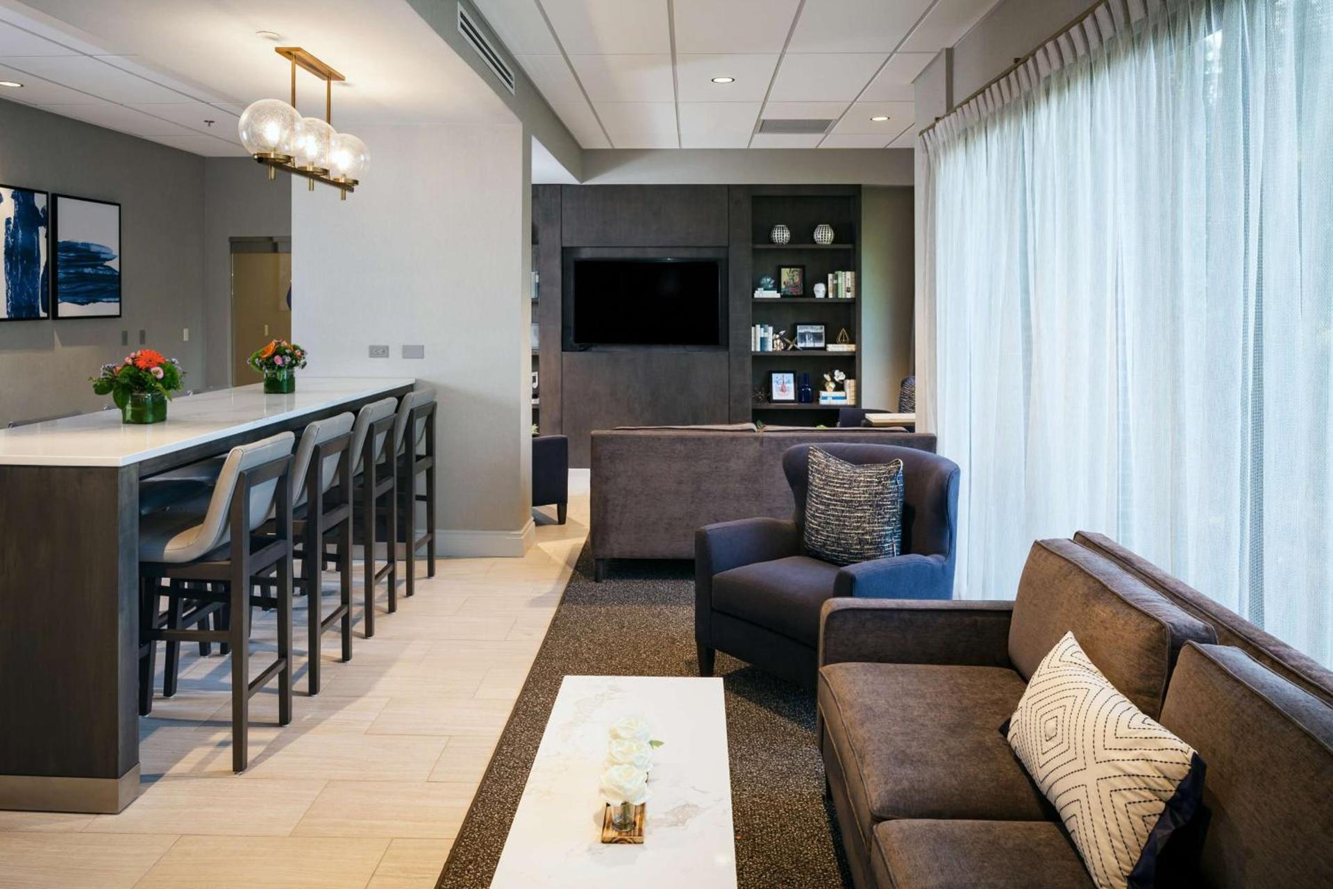 Hilton Suites Brentwood photo 61