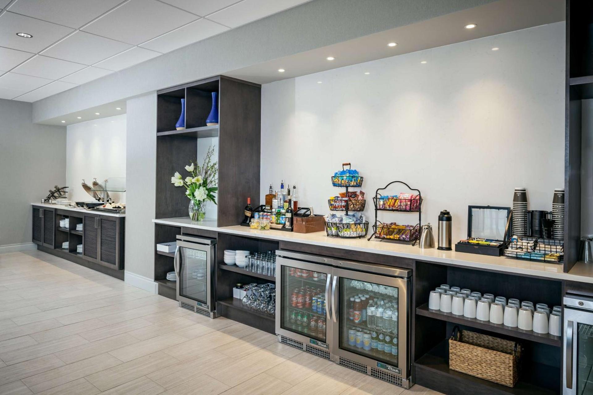 Hilton Suites Brentwood photo 63
