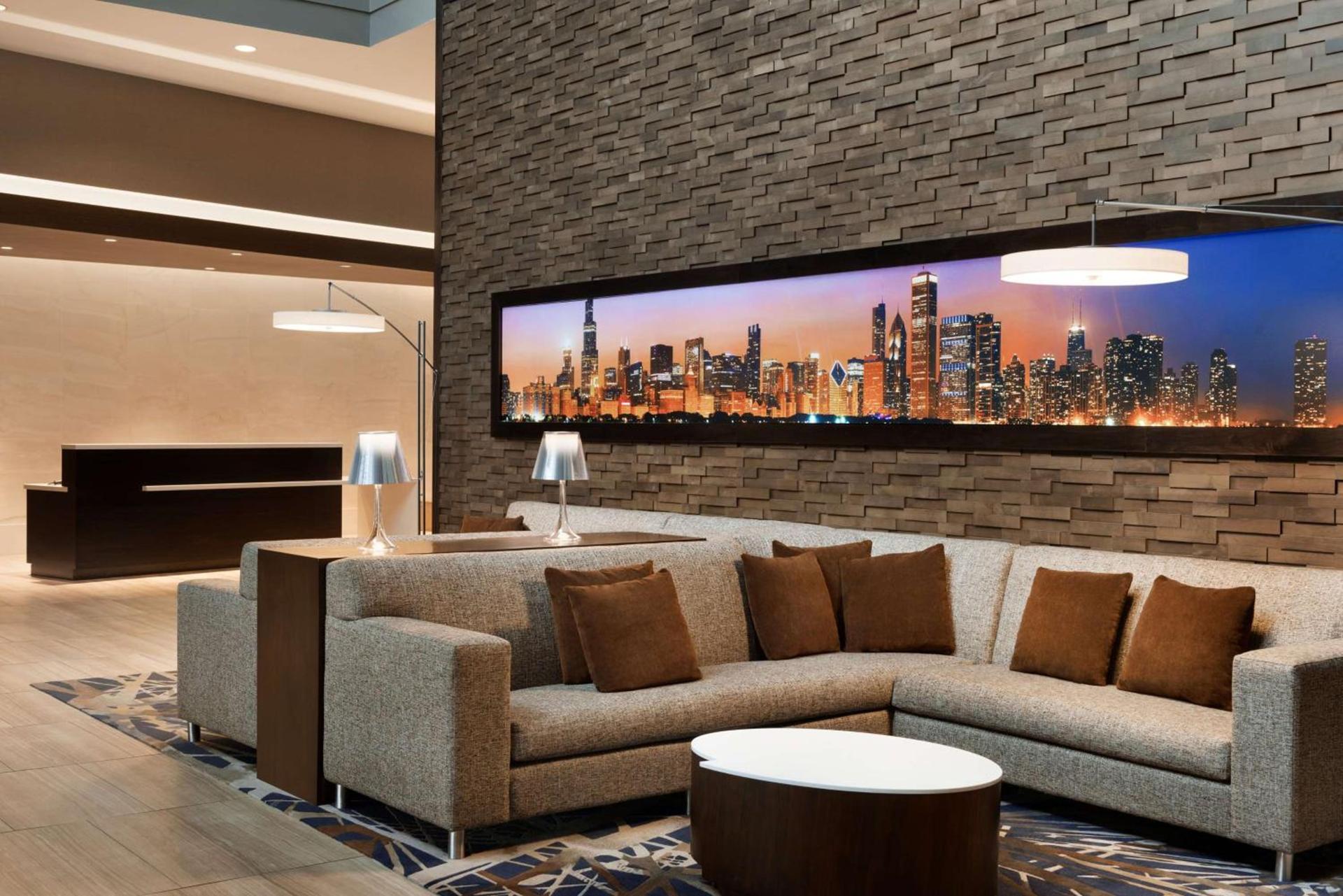 Embassy Suites by Hilton Chicago Lombard photo 3