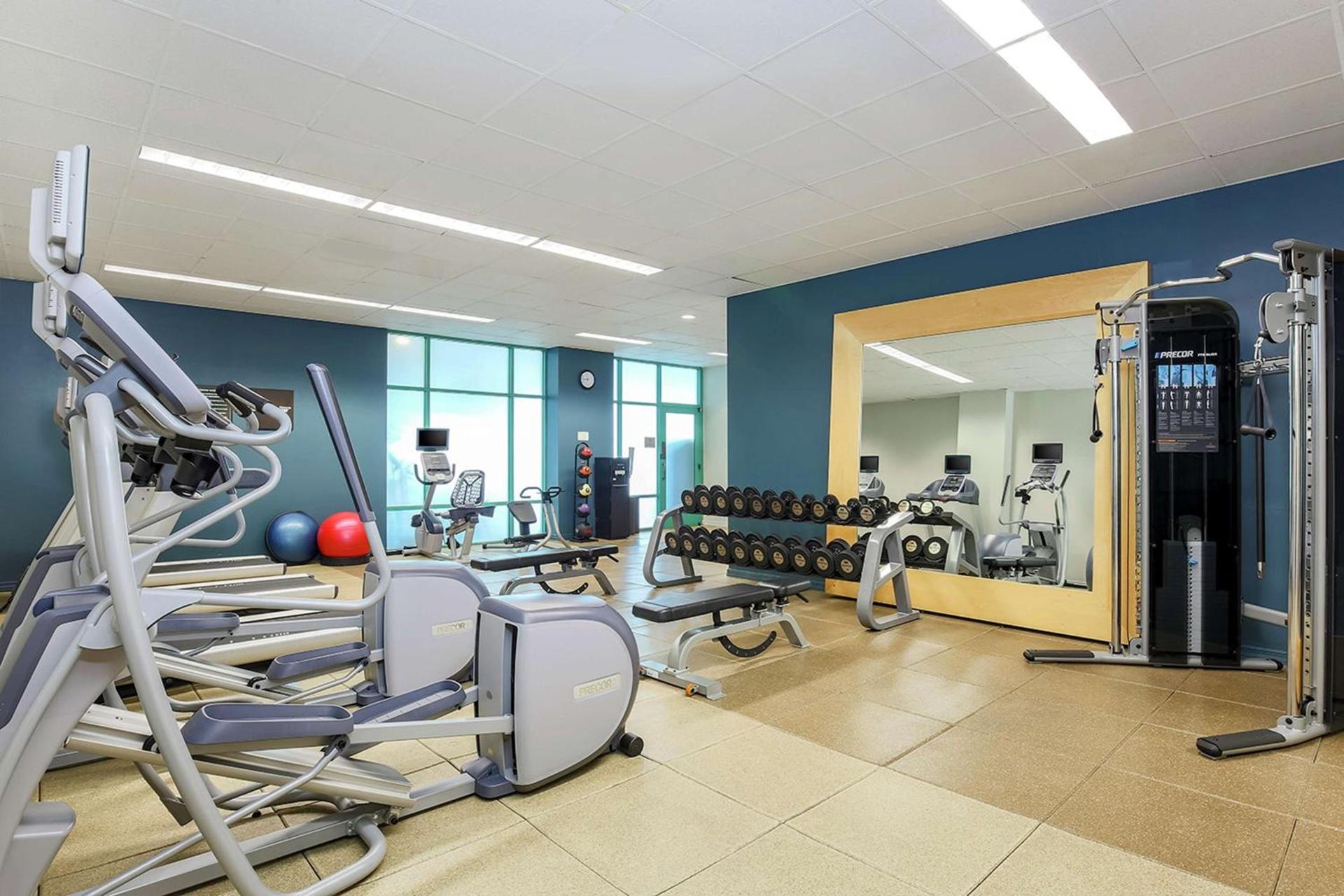 Embassy Suites by Hilton Chicago Lombard photo 12