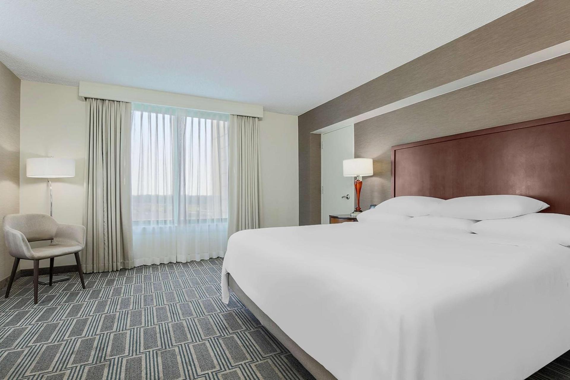 Embassy Suites by Hilton Chicago Lombard photo 15