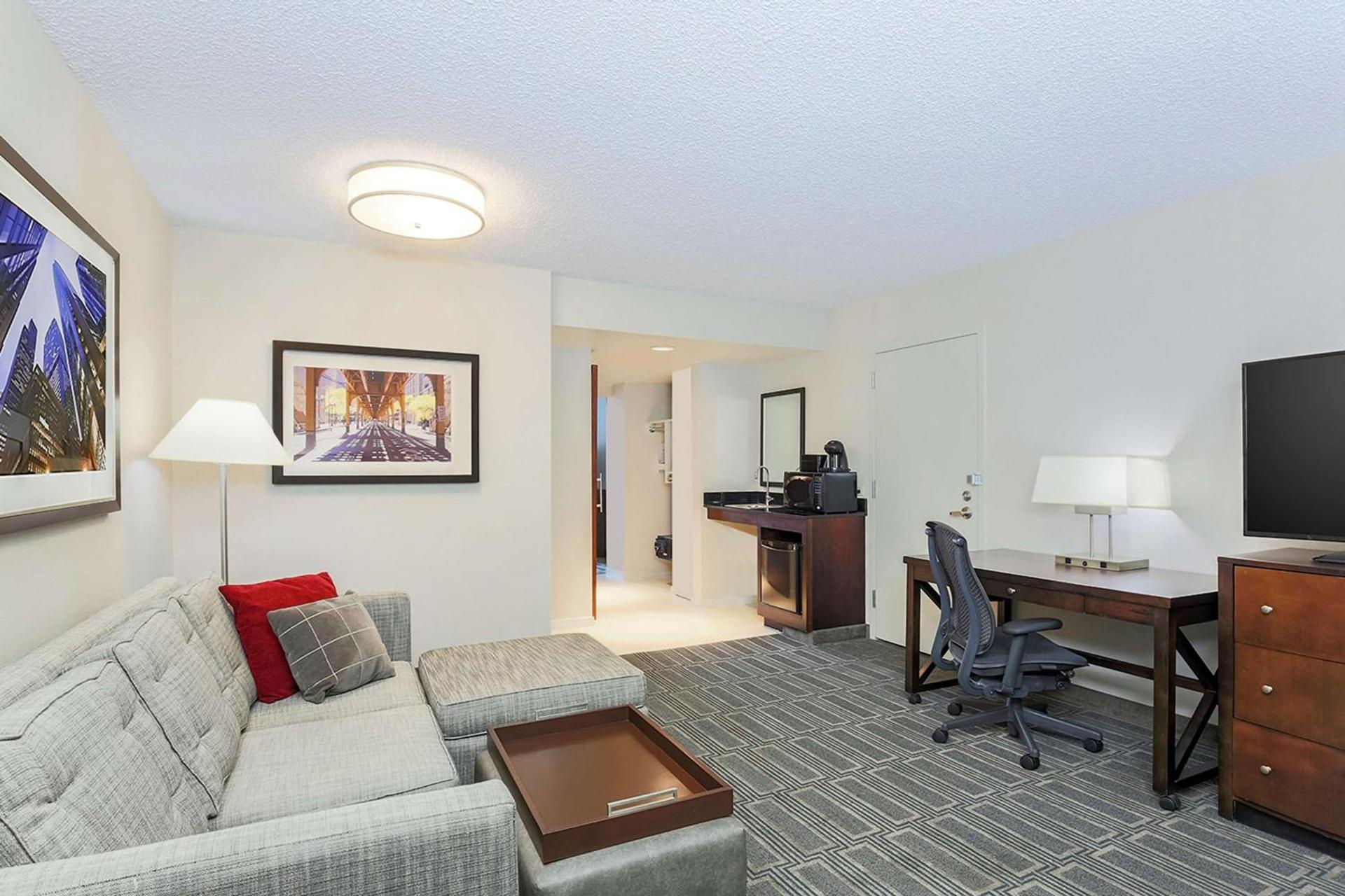 Embassy Suites by Hilton Chicago Lombard photo 22