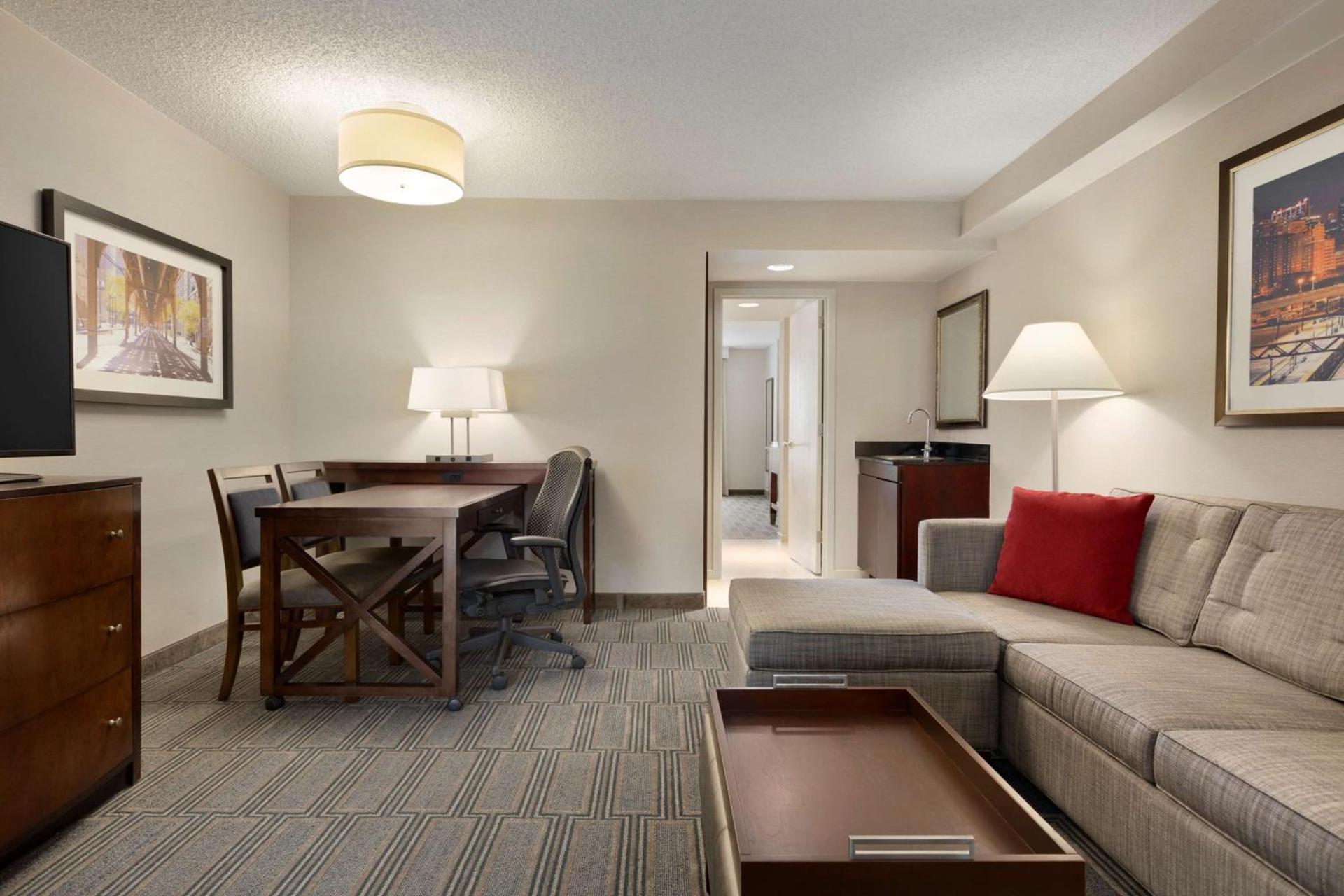 Embassy Suites by Hilton Chicago Lombard photo 24