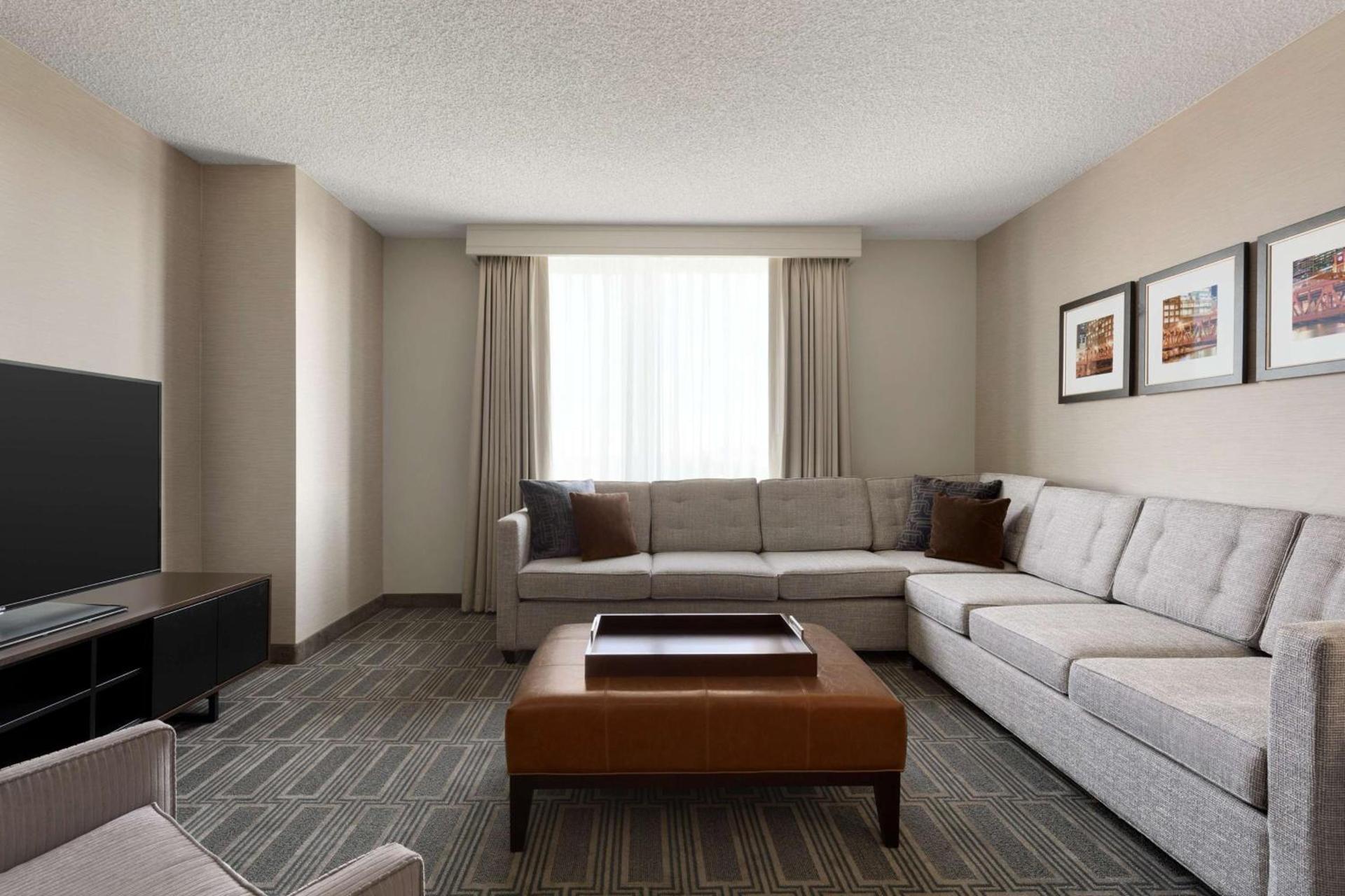 Embassy Suites by Hilton Chicago Lombard photo 26