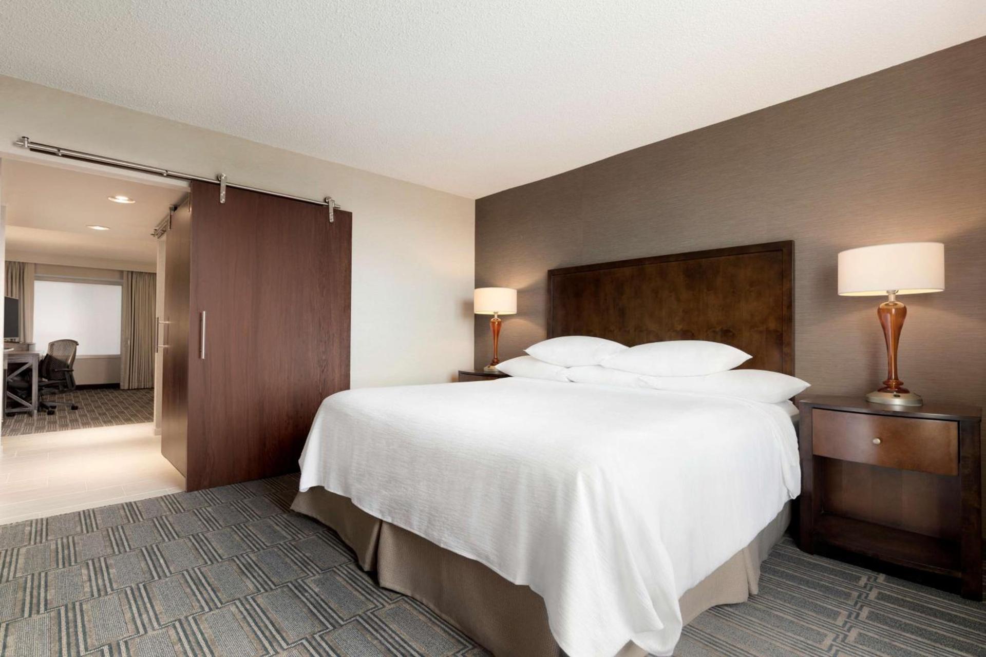 Embassy Suites by Hilton Chicago Lombard photo 30
