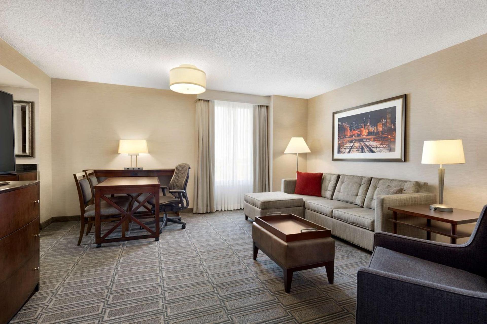Embassy Suites by Hilton Chicago Lombard photo 32