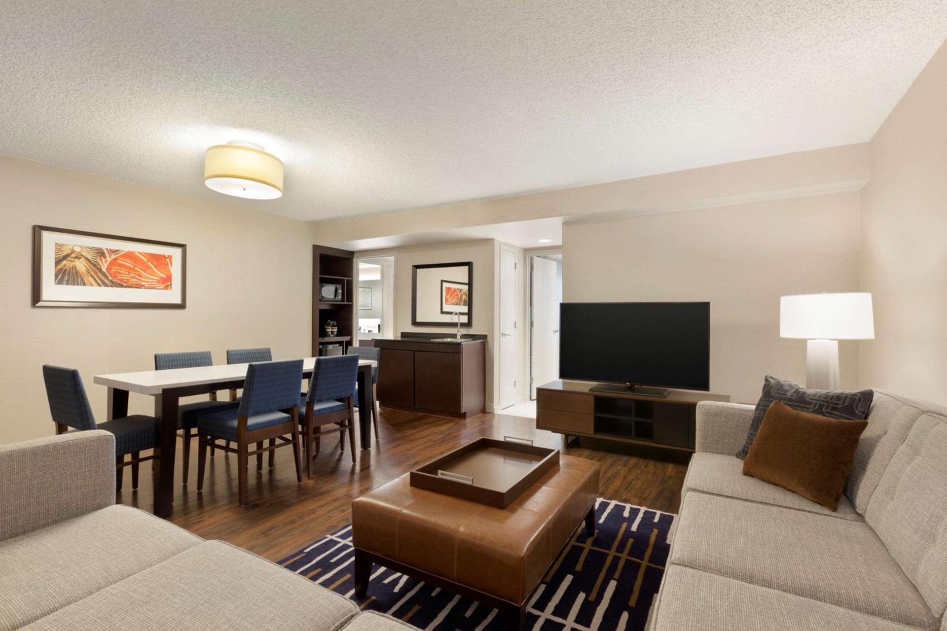 Embassy Suites by Hilton Chicago Lombard photo 33