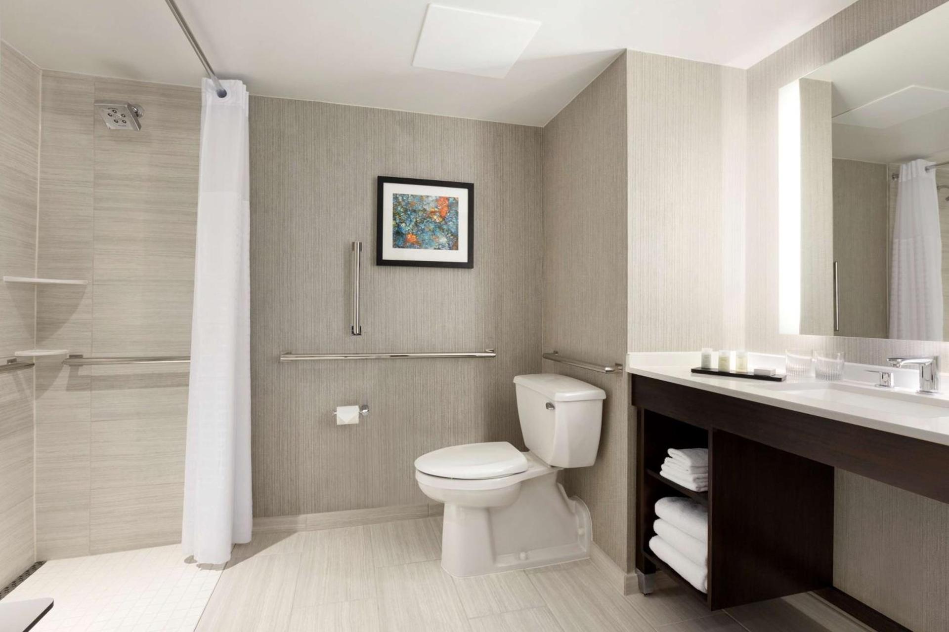 Embassy Suites by Hilton Chicago Lombard photo 36