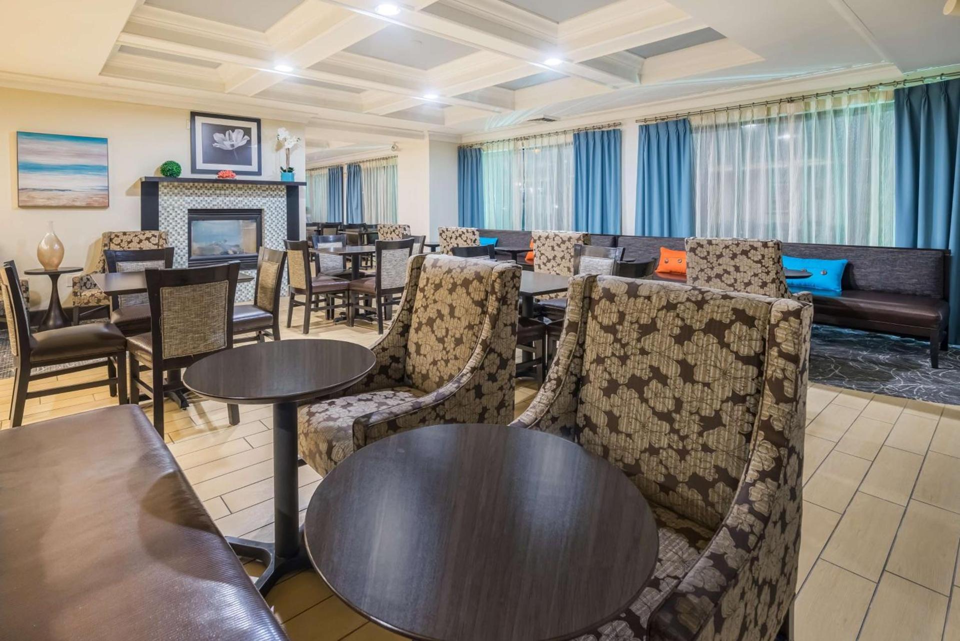 Hampton Inn Plymouth Meeting photo 5
