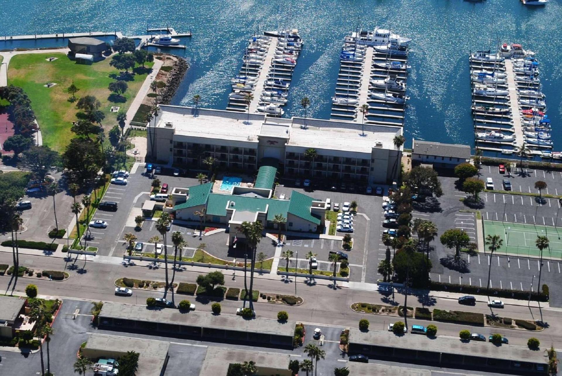 Hampton Inn Channel Islands Harbor photo 2