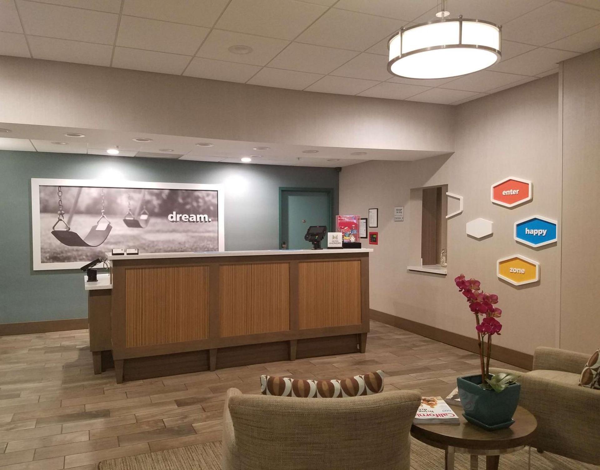 Hampton Inn Channel Islands Harbor photo 8