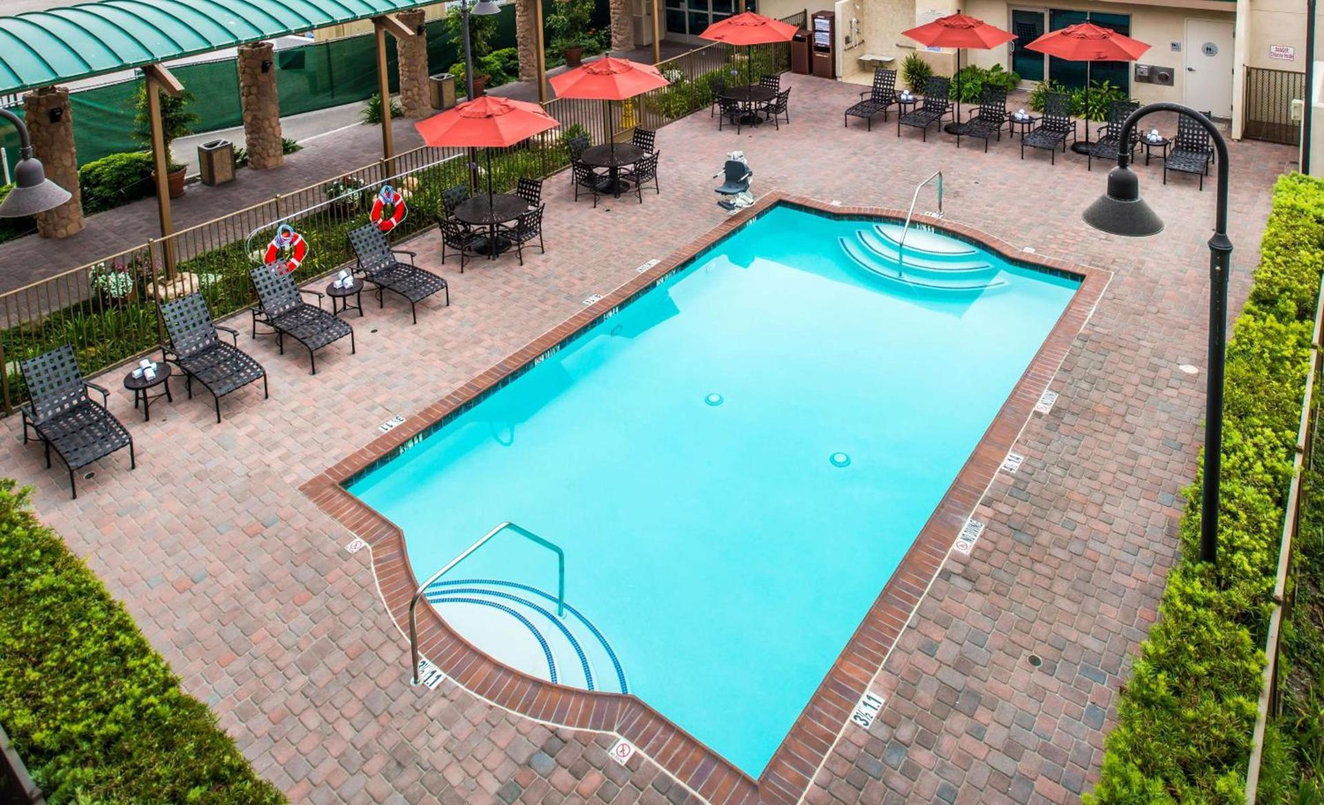Hampton Inn Channel Islands Harbor photo 12