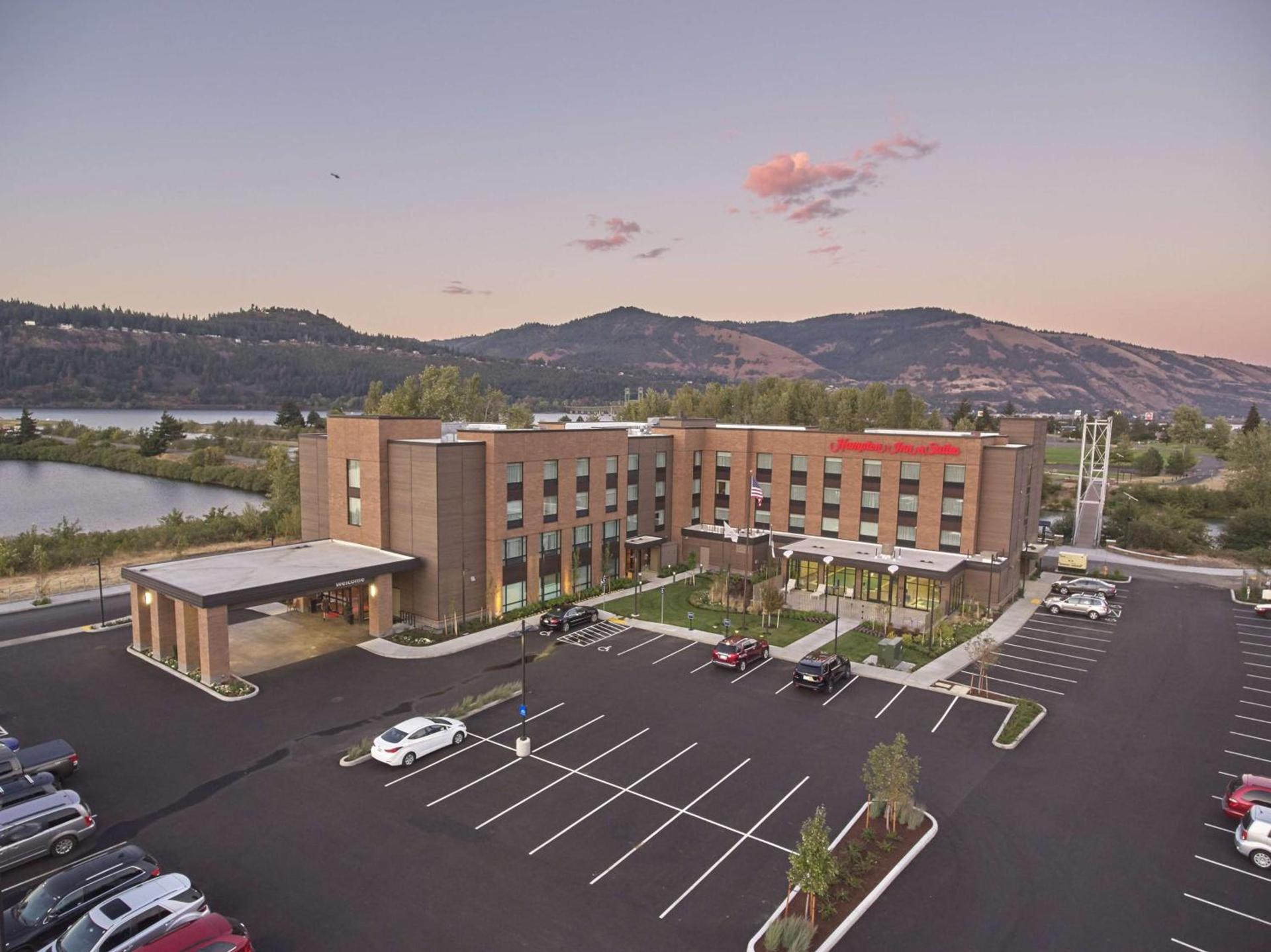 Hampton Inn & Suites Hood River photo 2