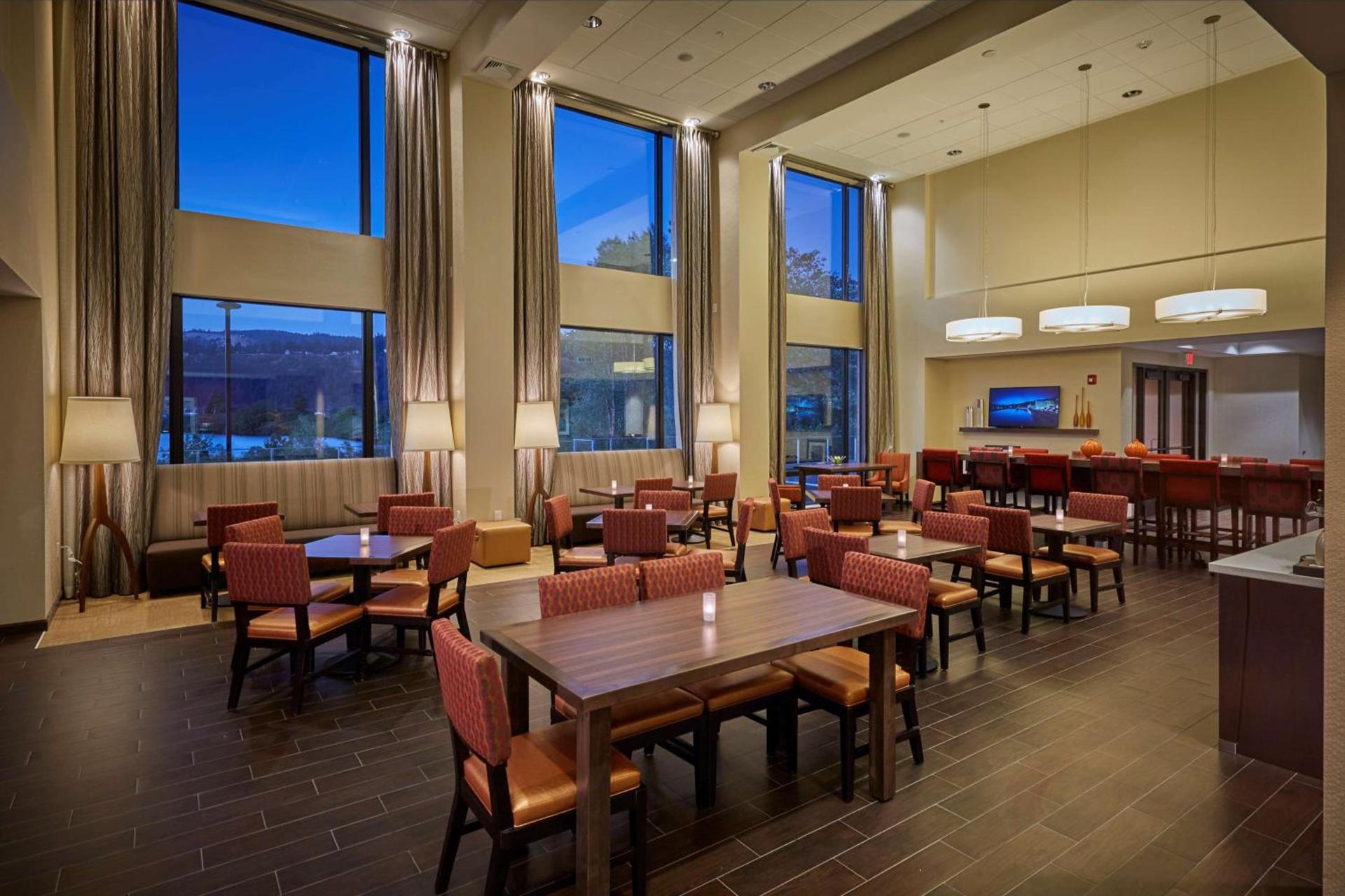 Hampton Inn & Suites Hood River photo 11