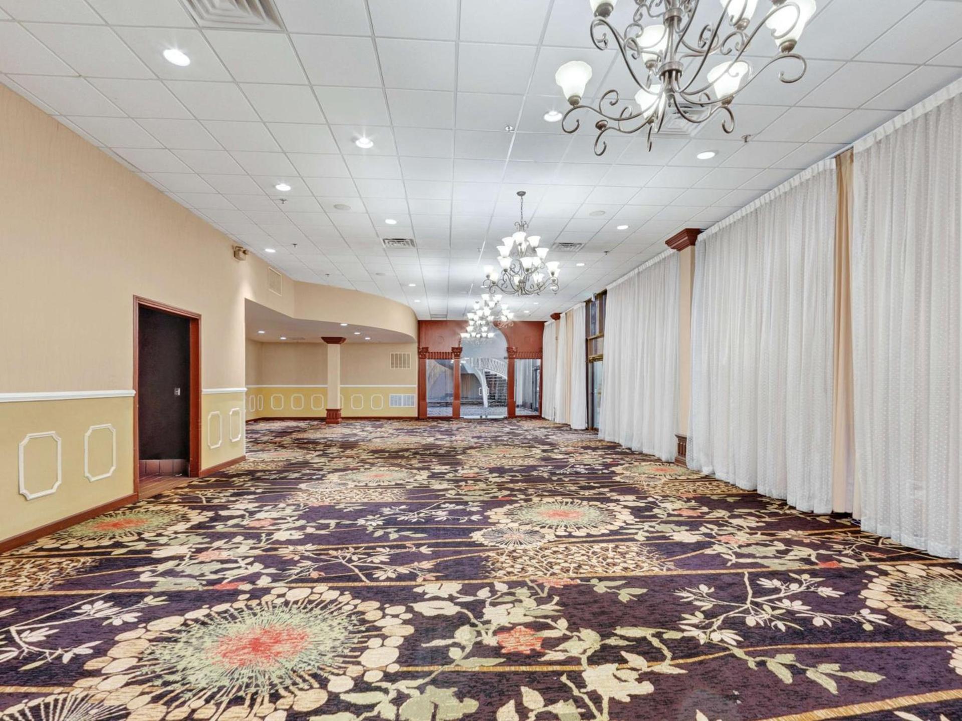 DoubleTree by Hilton Charlottesville photo 3