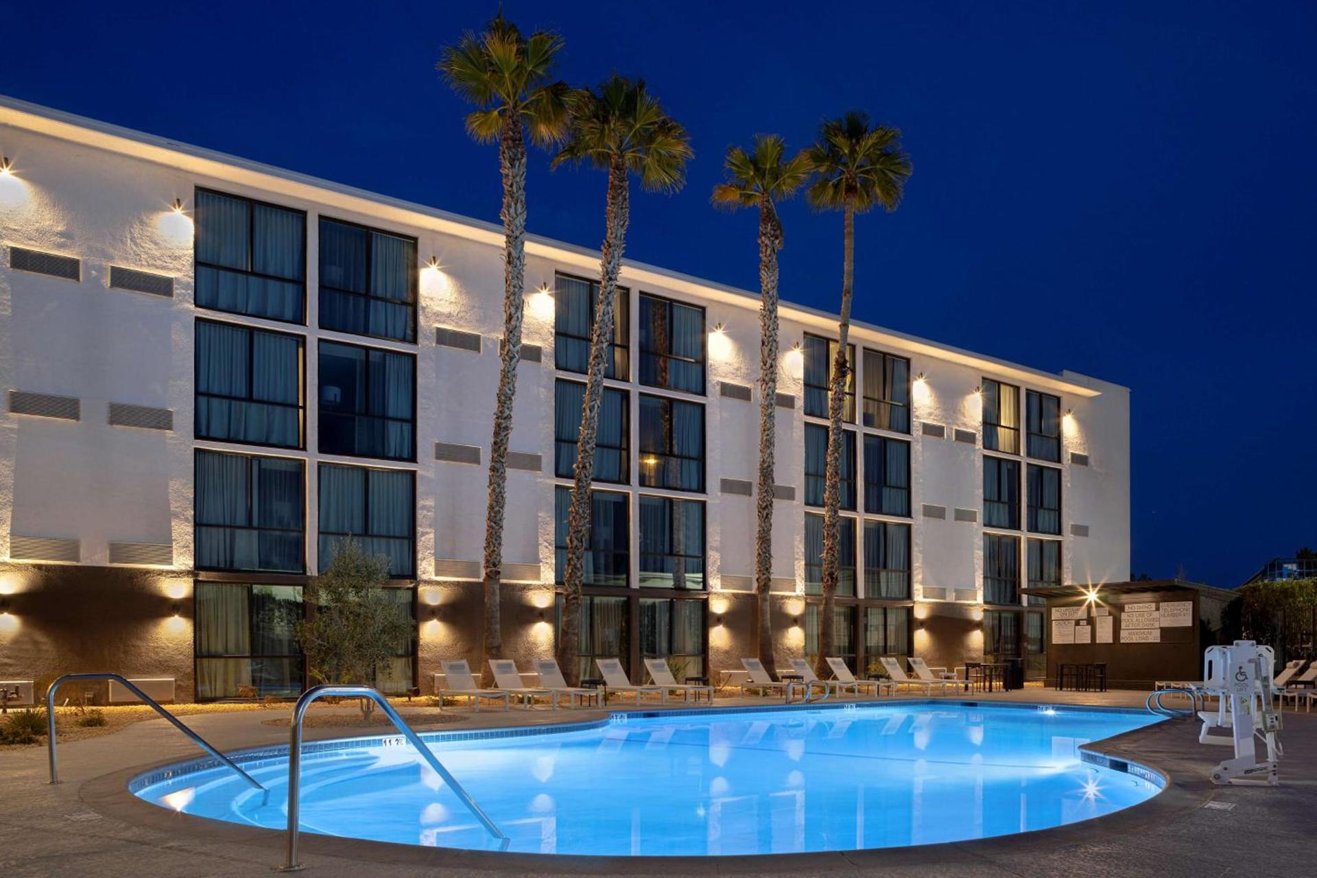 Doubletree By Hilton Palmdale, Ca photo 16