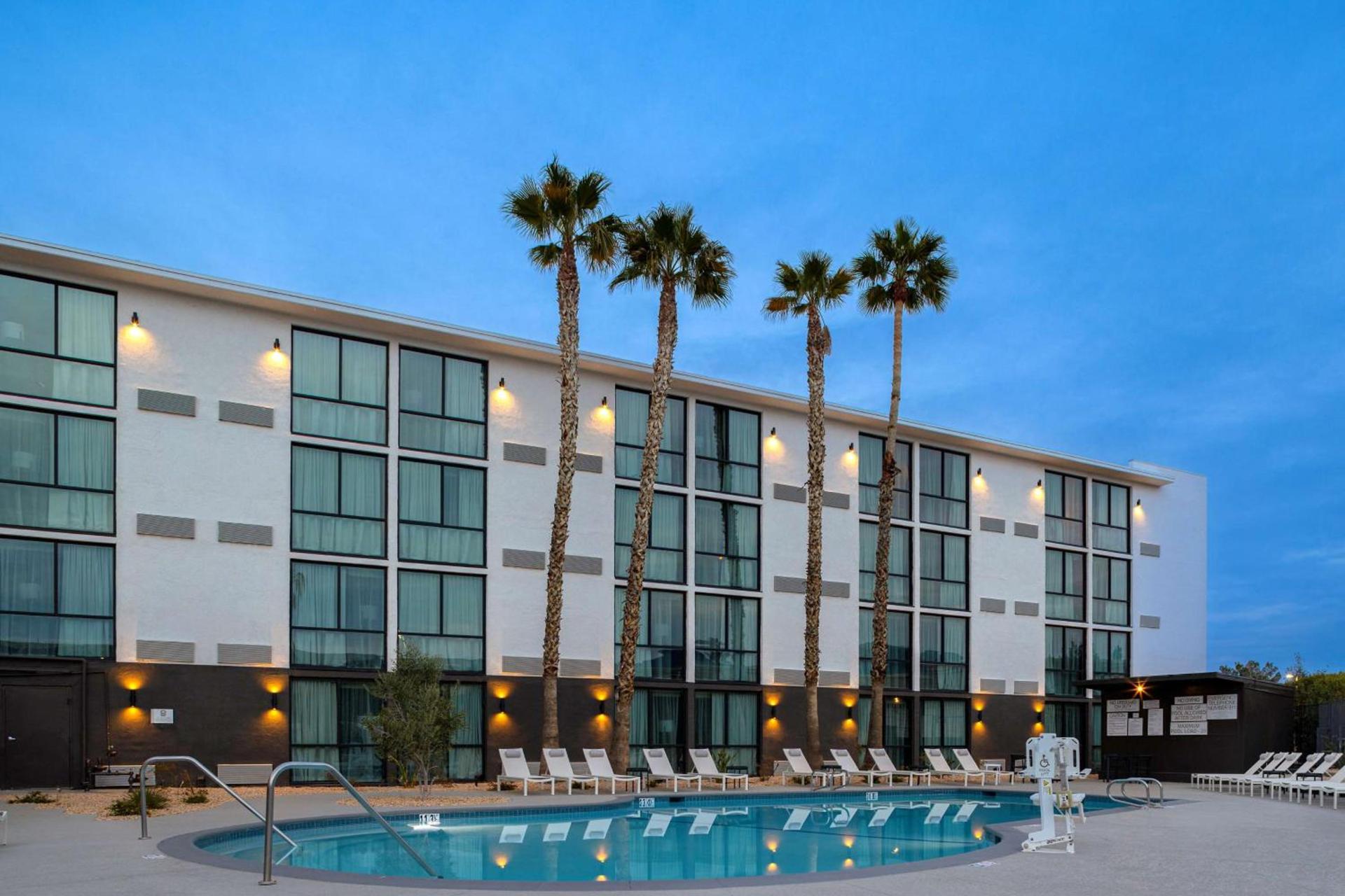Doubletree By Hilton Palmdale, Ca photo 18