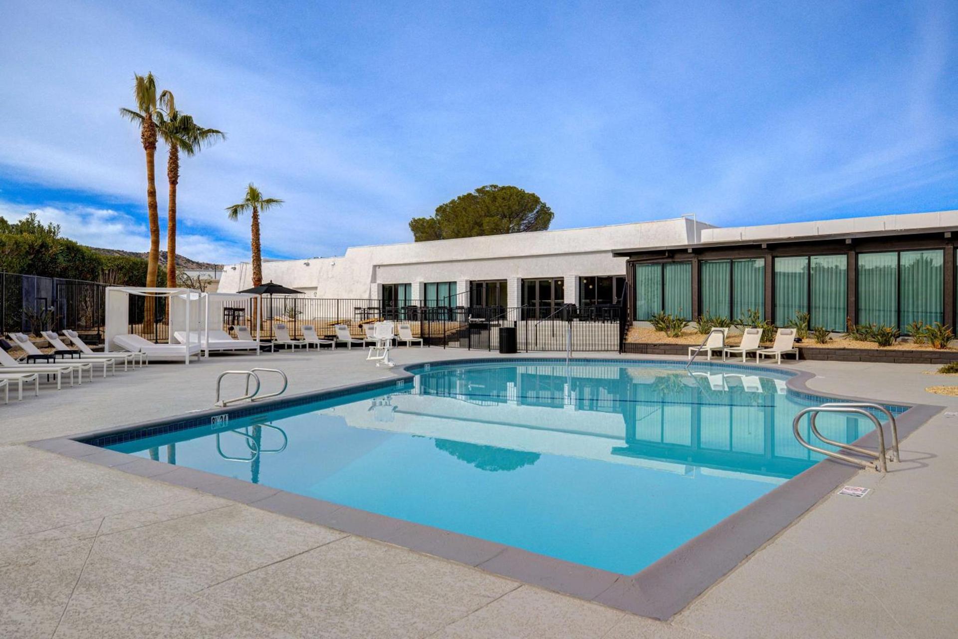 Doubletree By Hilton Palmdale, Ca photo 22
