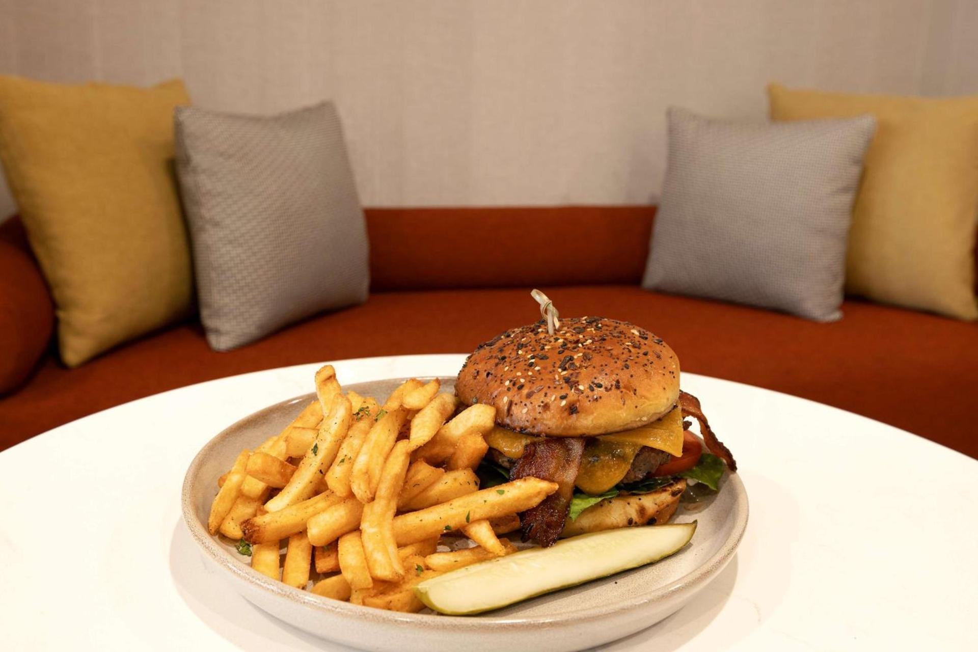 Doubletree By Hilton Palmdale, Ca photo 29