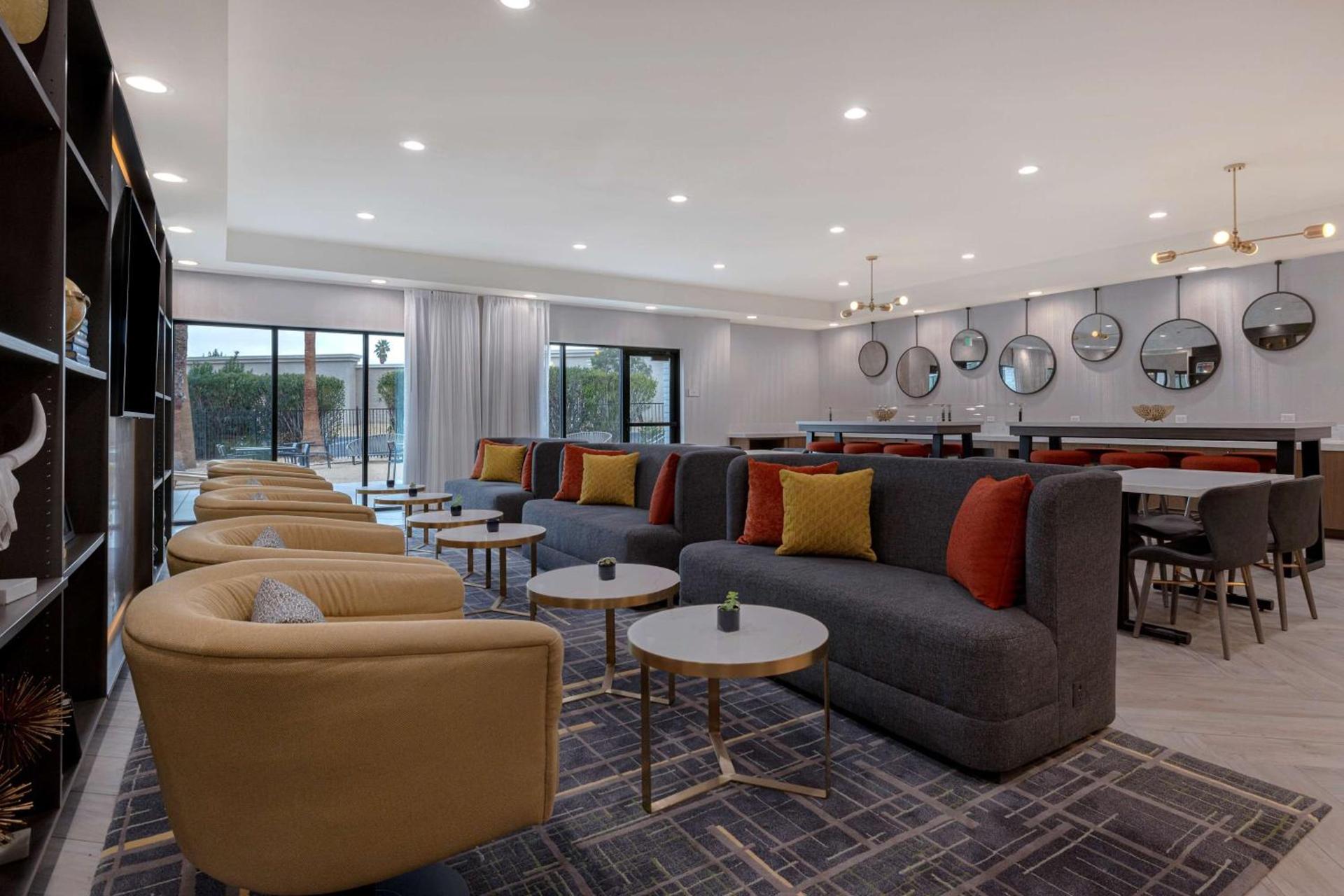 Doubletree By Hilton Palmdale, Ca photo 33