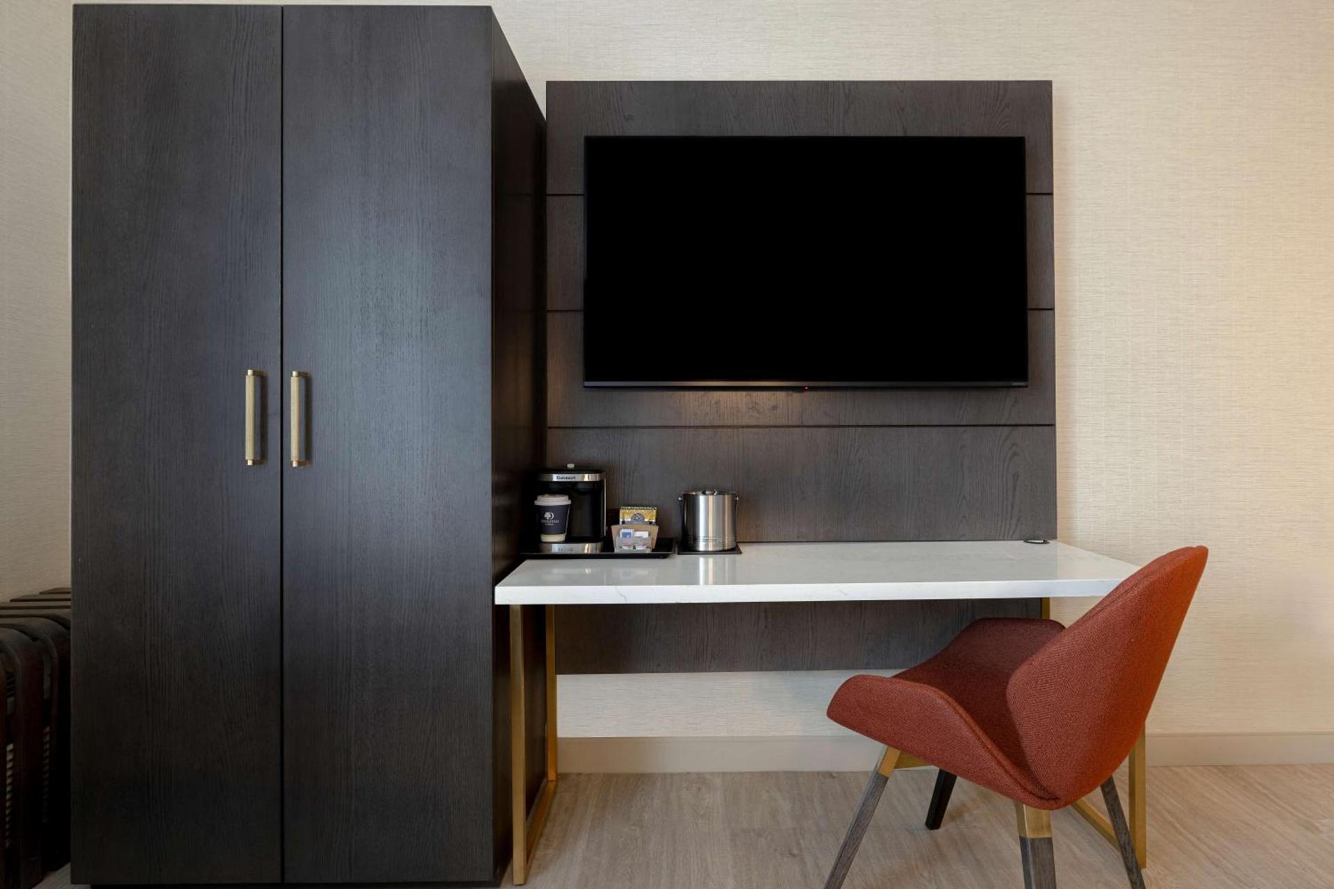 Doubletree By Hilton Palmdale, Ca photo 45