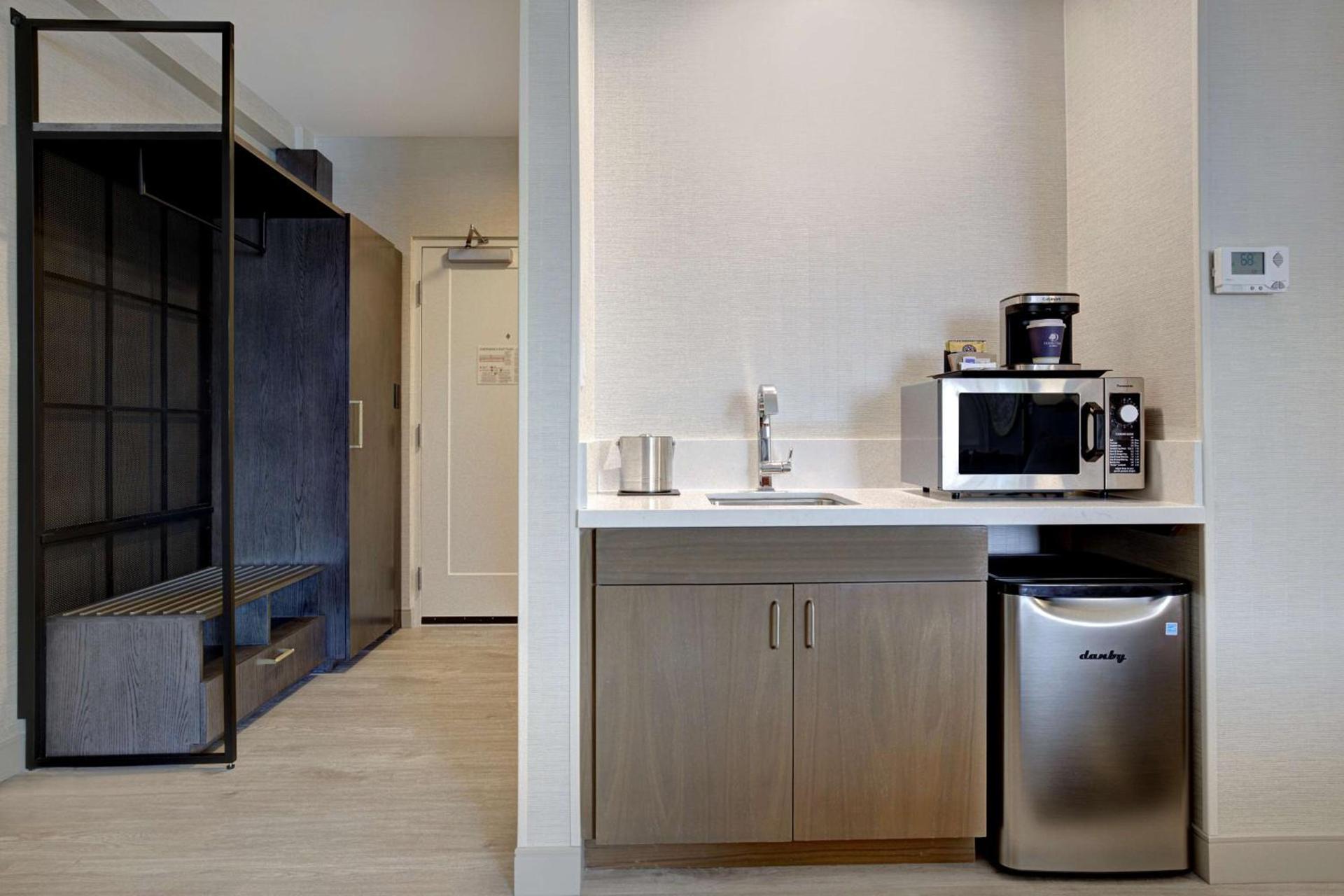 Doubletree By Hilton Palmdale, Ca photo 69