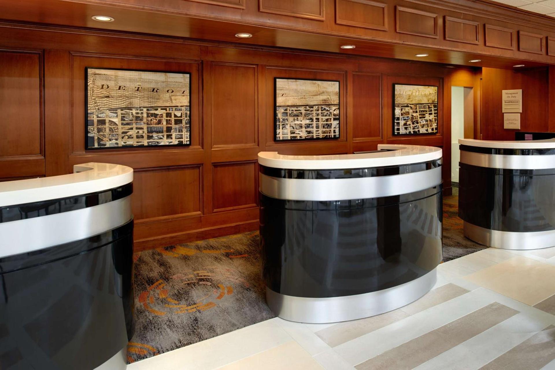 DoubleTree by Hilton Dearborn photo 7