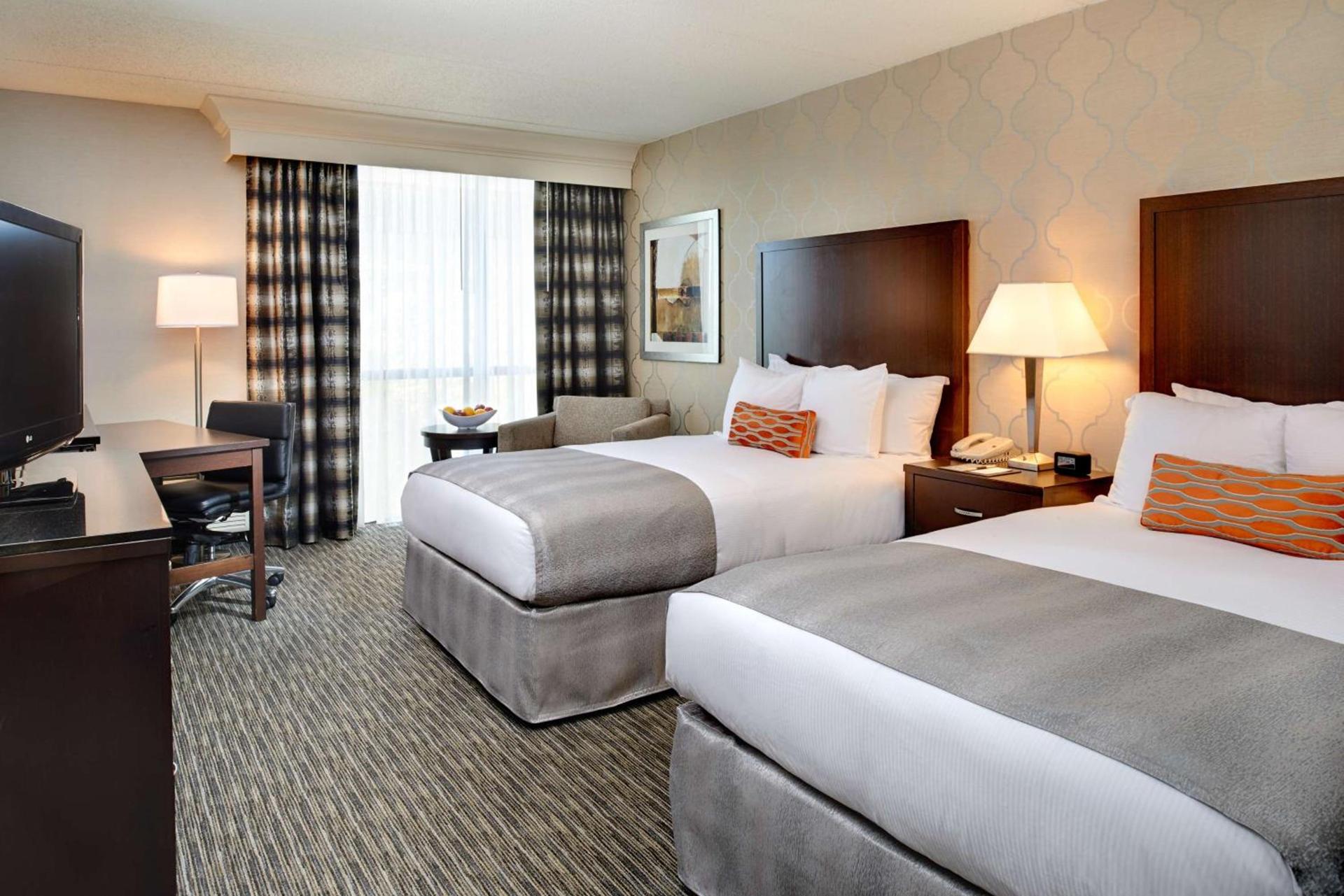 DoubleTree by Hilton Dearborn photo 25