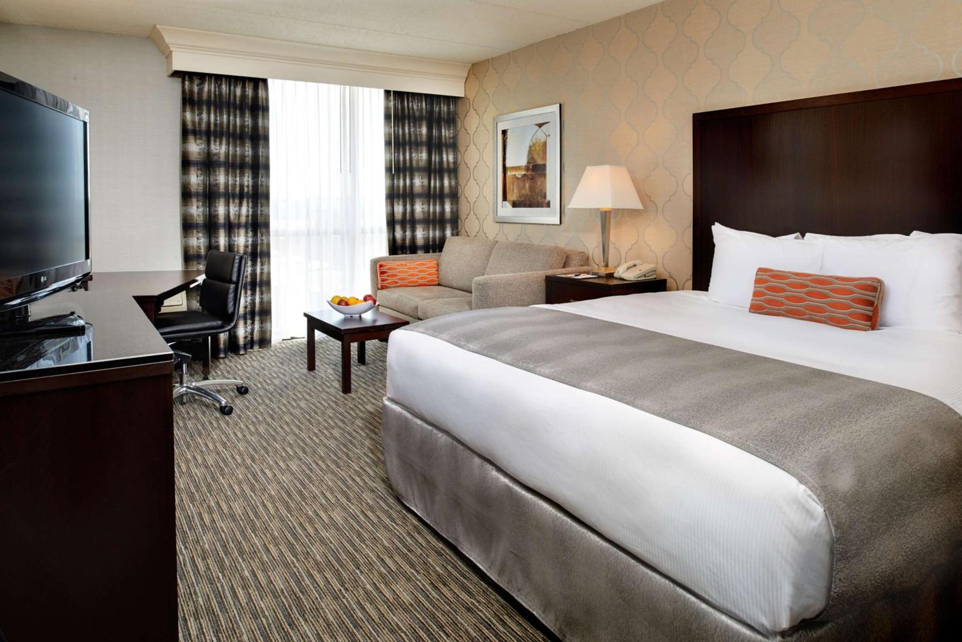 DoubleTree by Hilton Dearborn photo 26