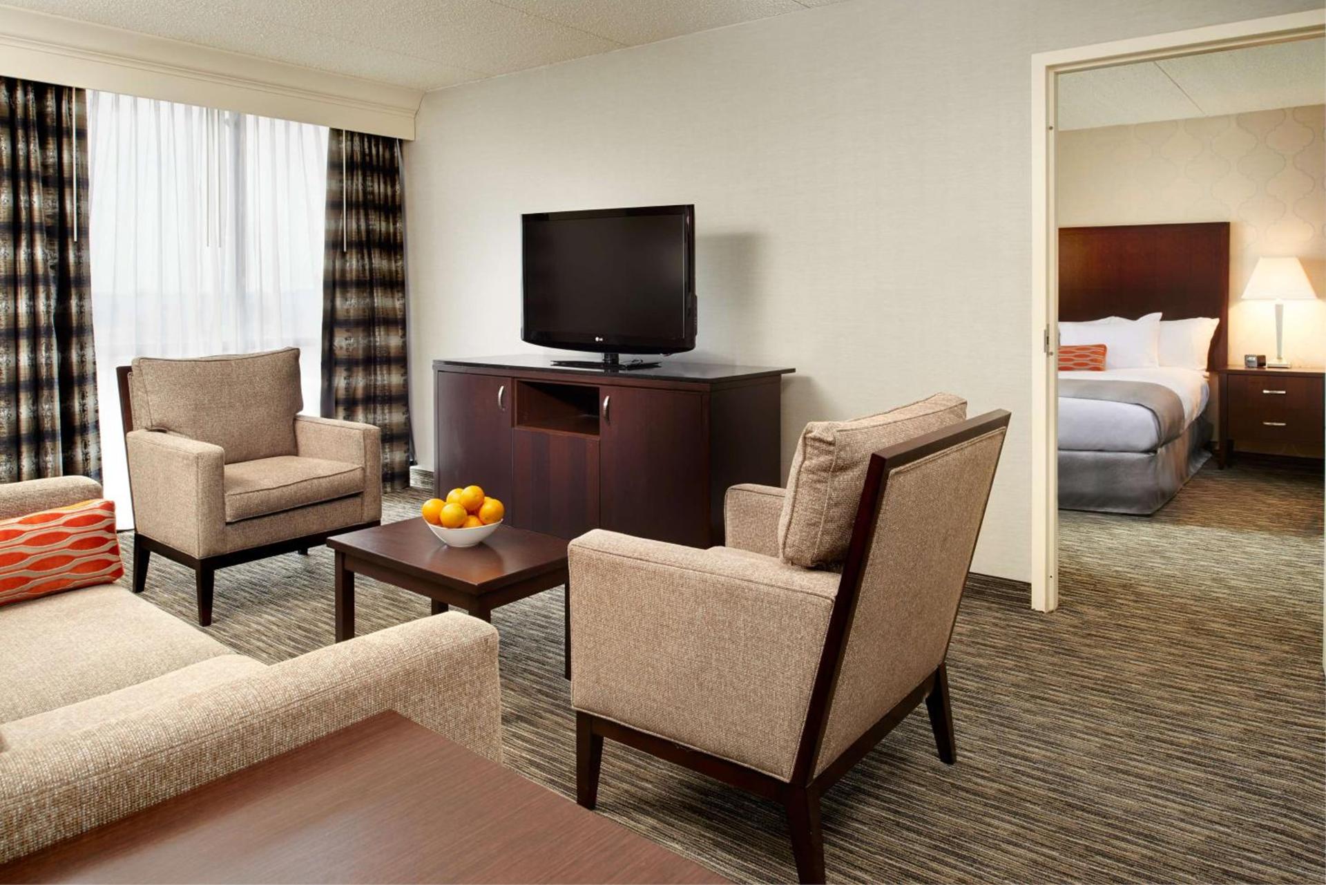 DoubleTree by Hilton Dearborn photo 27