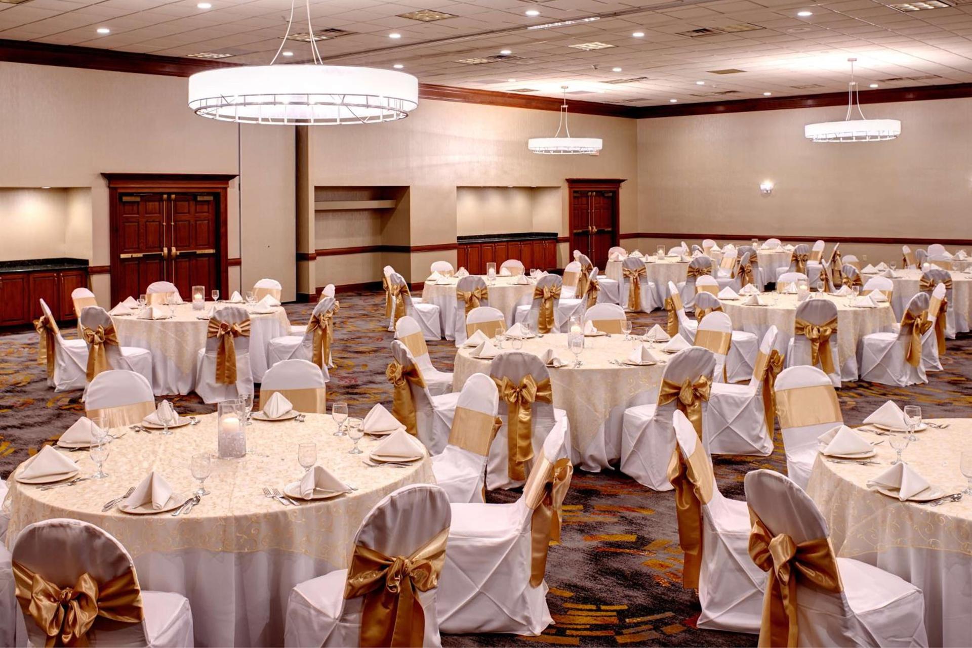 DoubleTree by Hilton Dearborn photo 32