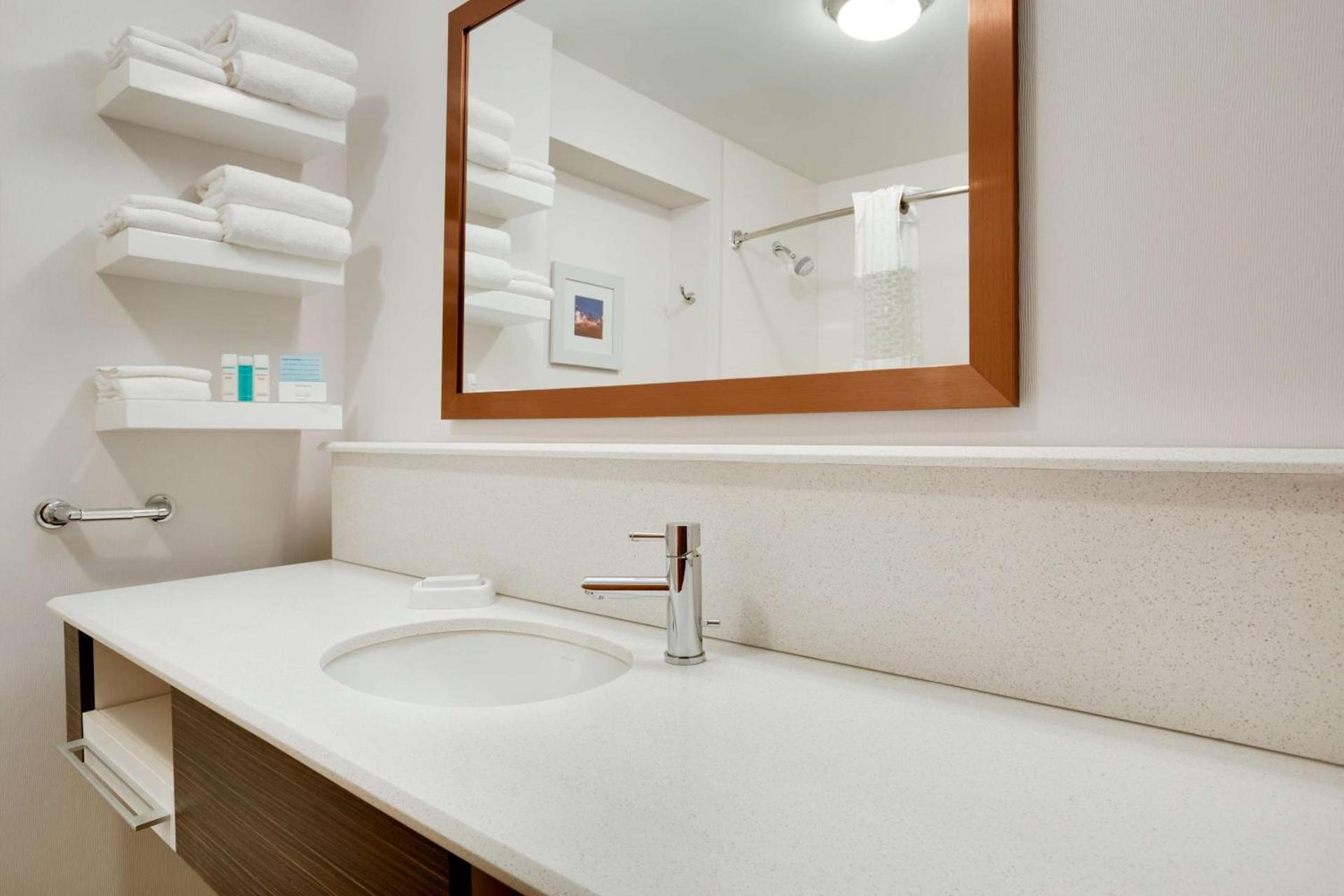 Hampton Inn & Suites Cleveland-Independence photo 11