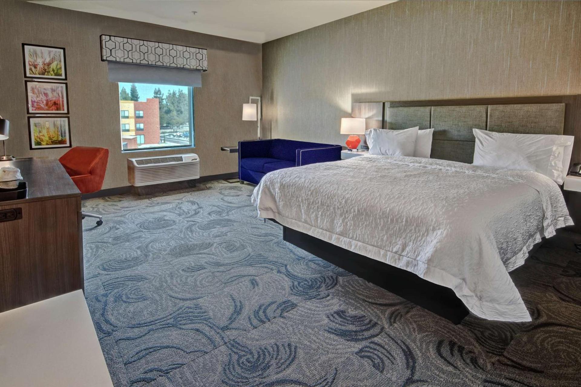Hampton Inn Fresno Airport photo 14