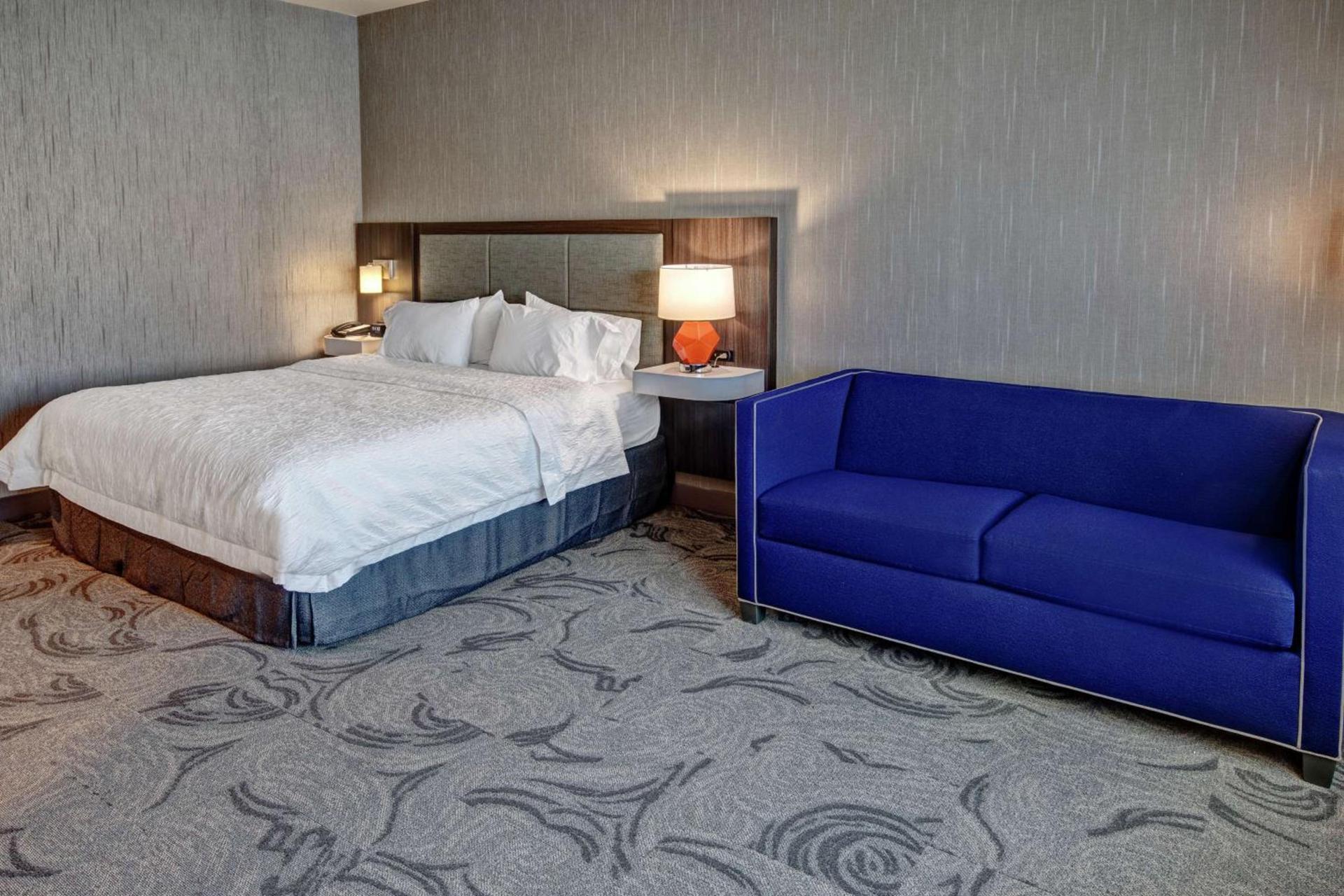 Hampton Inn Fresno Airport photo 17