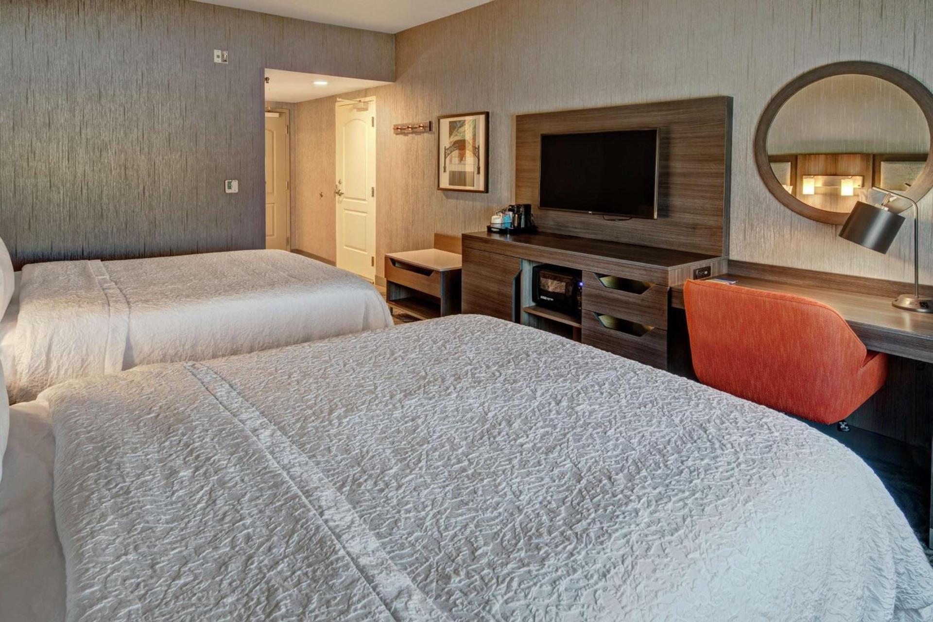Hampton Inn Fresno Airport photo 18