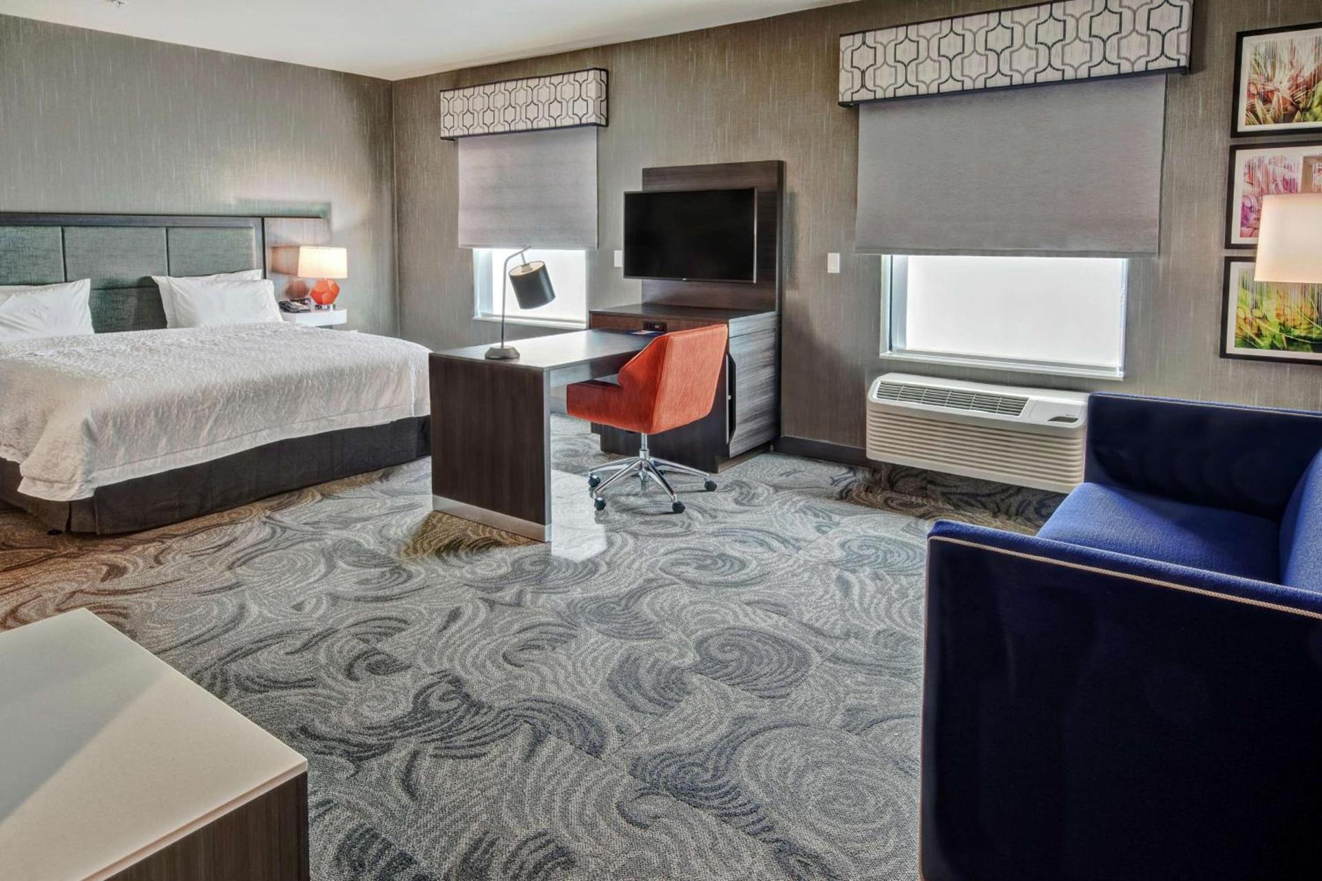 Hampton Inn Fresno Airport photo 21
