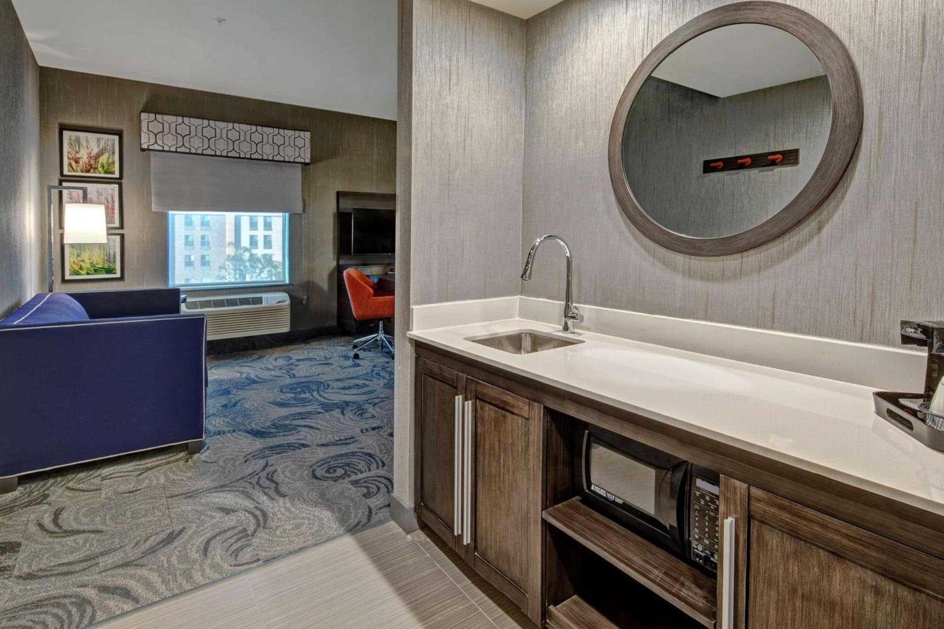Hampton Inn Fresno Airport photo 30