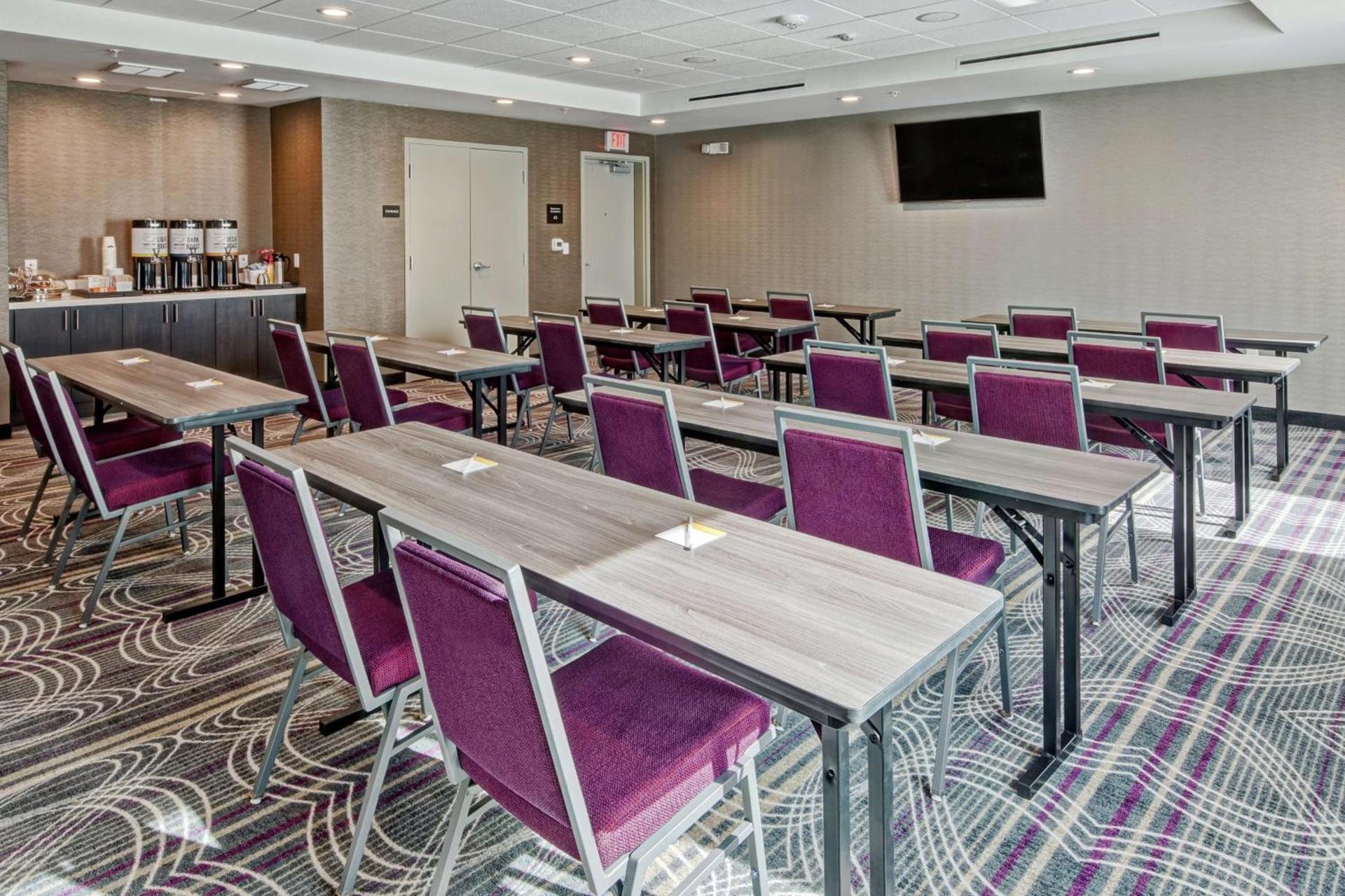 Hampton Inn Fresno Airport photo 31