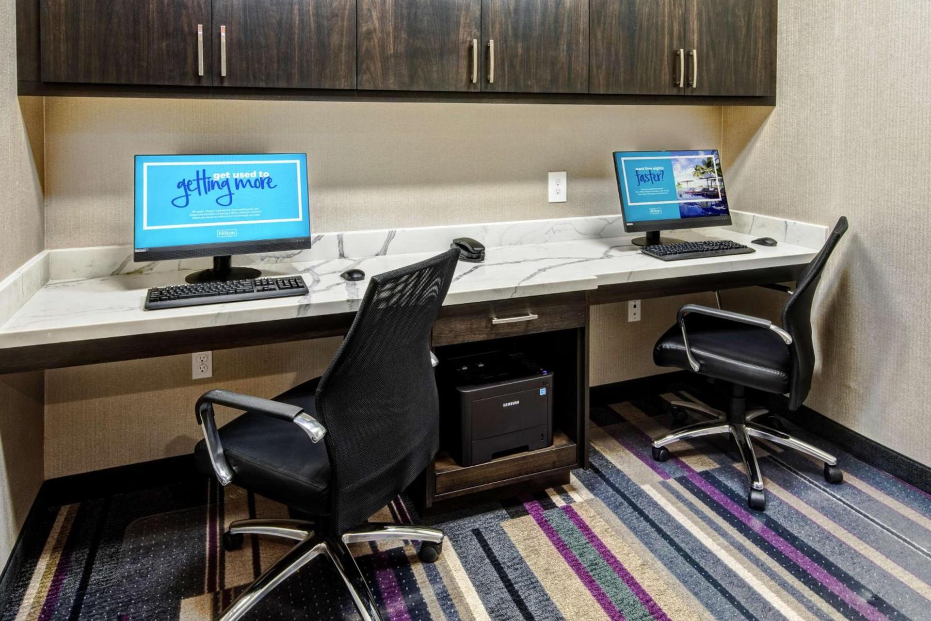 Hampton Inn Fresno Airport photo 32
