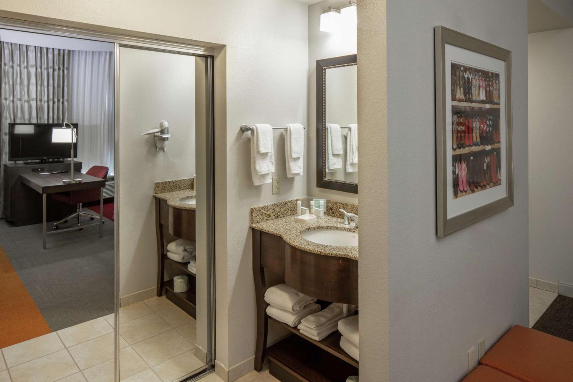 Hampton Inn & Suites Austin Cedar Park-Lakeline photo 33