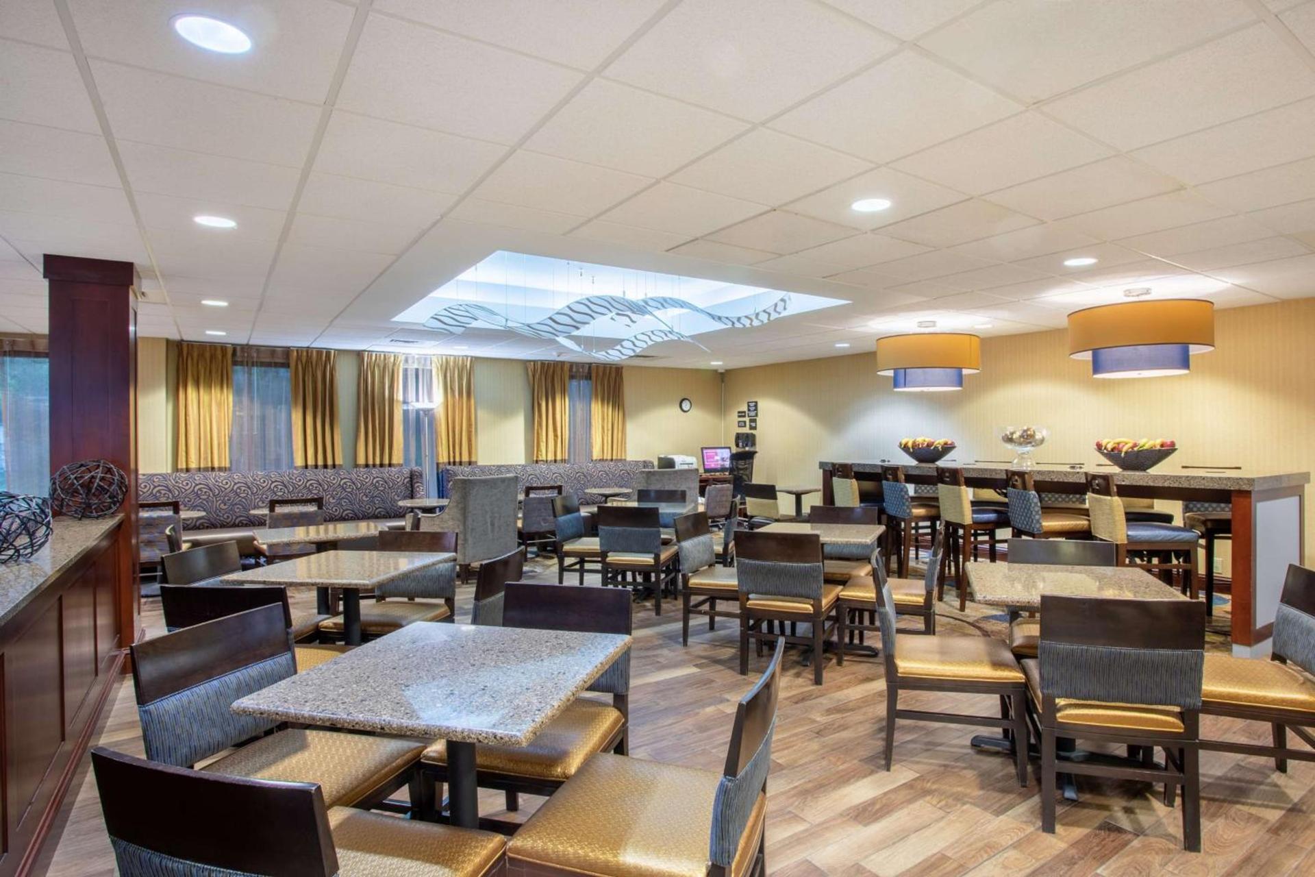 Hampton Inn Fishkill photo 6
