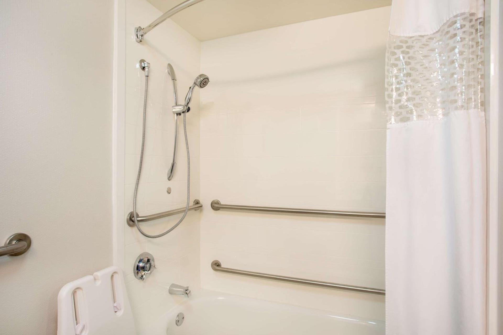 Hampton Inn Fishkill photo 25