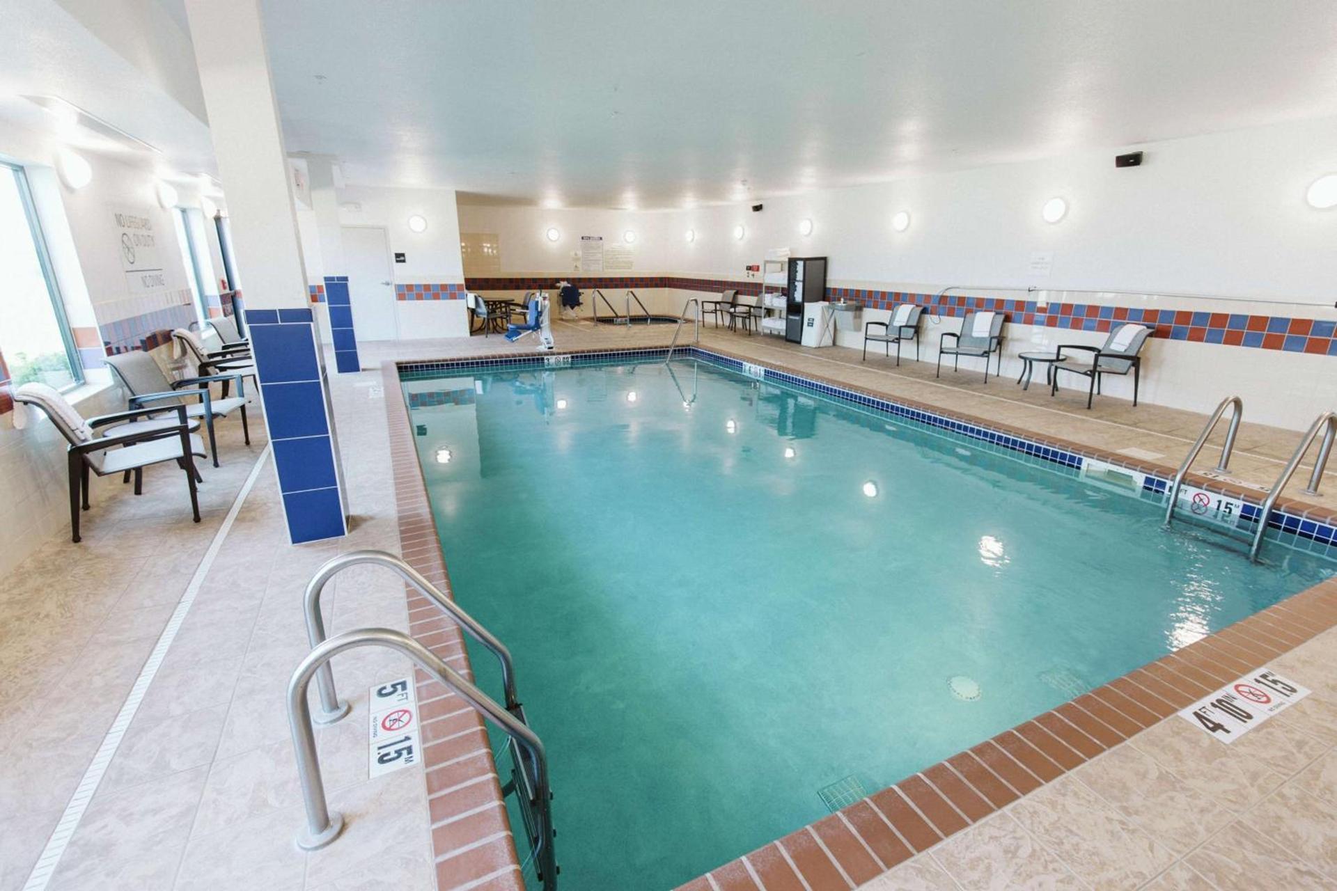 Hampton Inn Bismarck photo 10